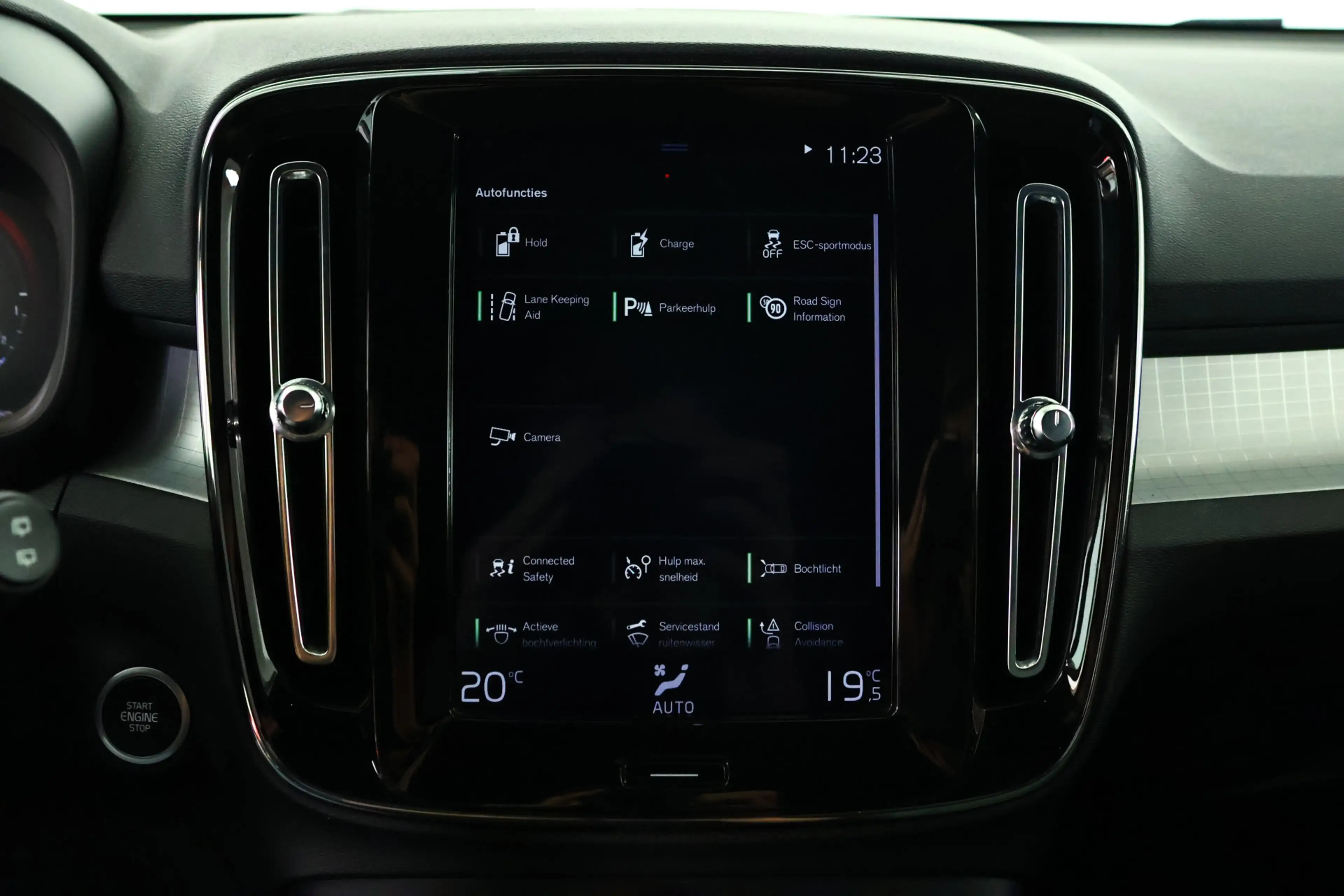 Volvo XC40 1.5 T5 Recharge R-Design / LED / Navi / CarPlay / — photo 23