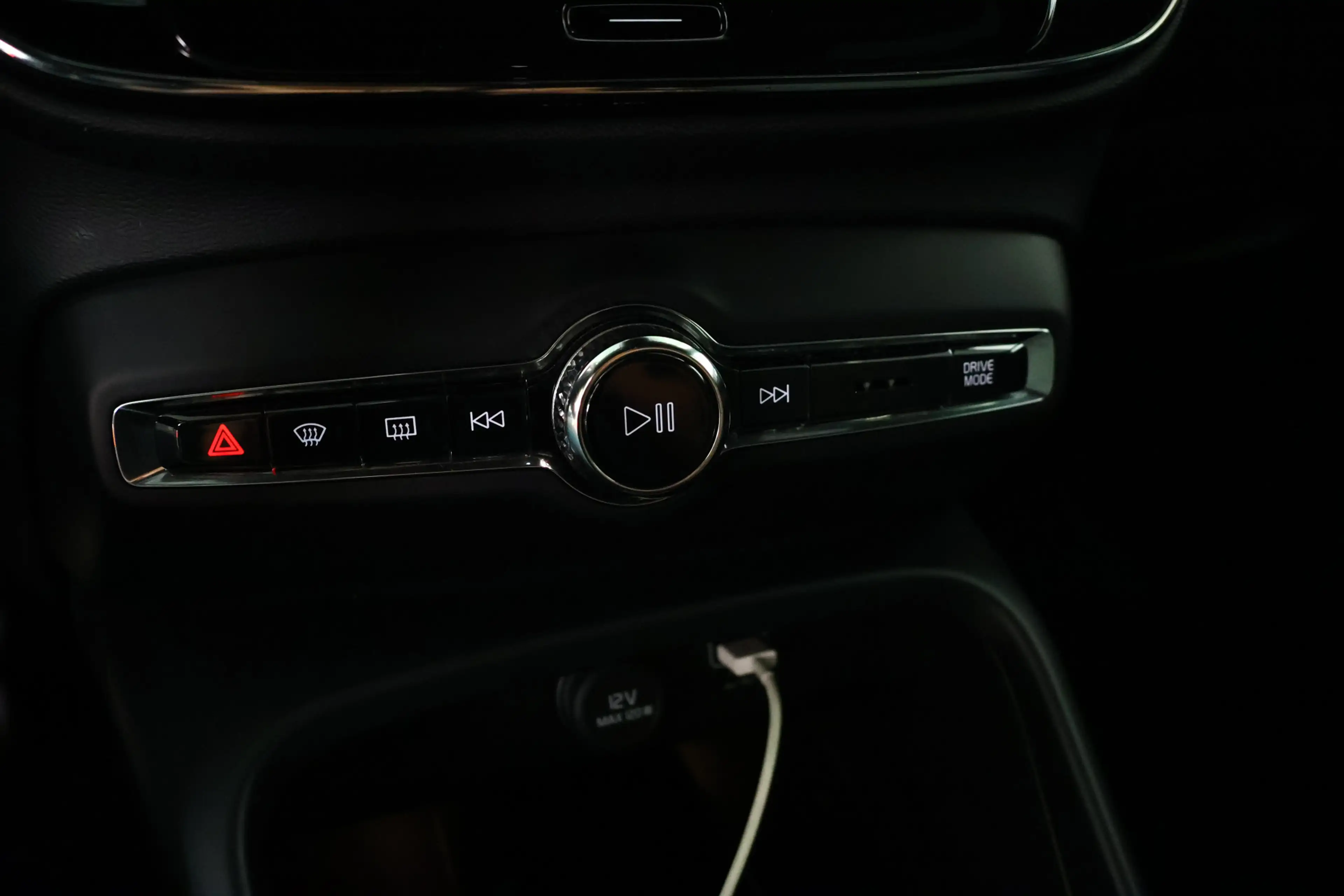 Volvo XC40 1.5 T5 Recharge R-Design / LED / Navi / CarPlay / — photo 16