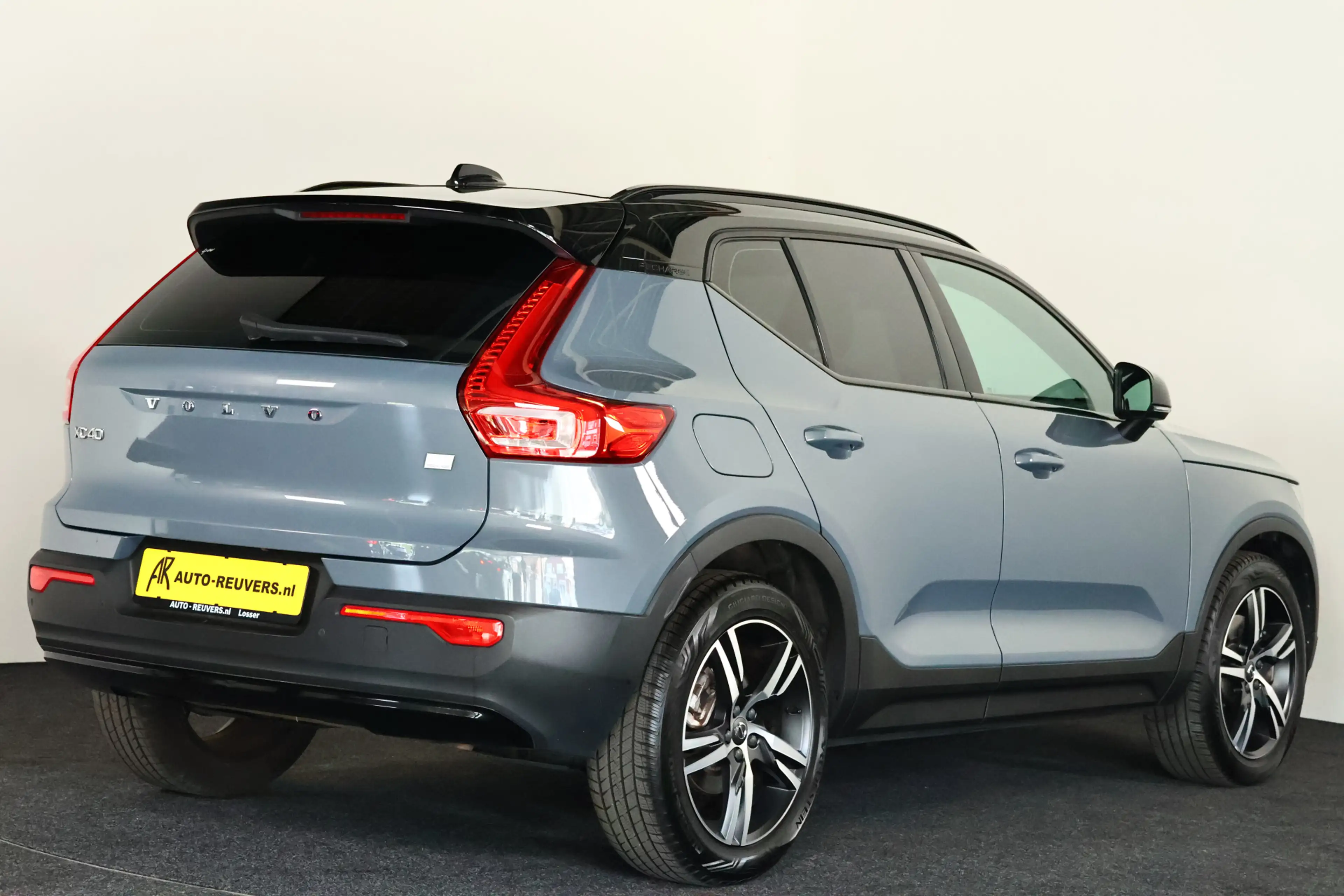 Volvo XC40 1.5 T5 Recharge R-Design / LED / Navi / CarPlay / — photo 2