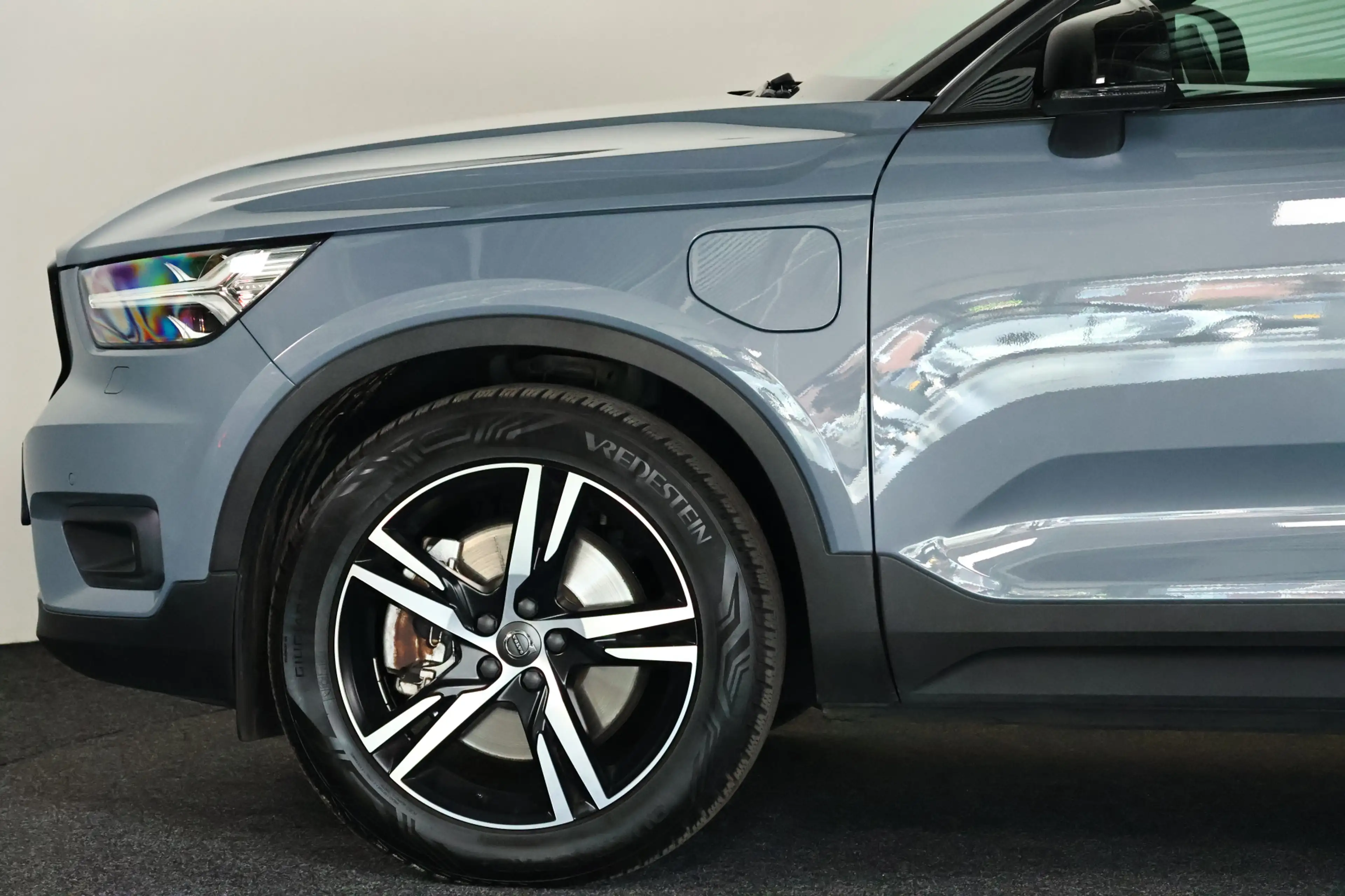 Volvo XC40 1.5 T5 Recharge R-Design / LED / Navi / CarPlay / — photo 31