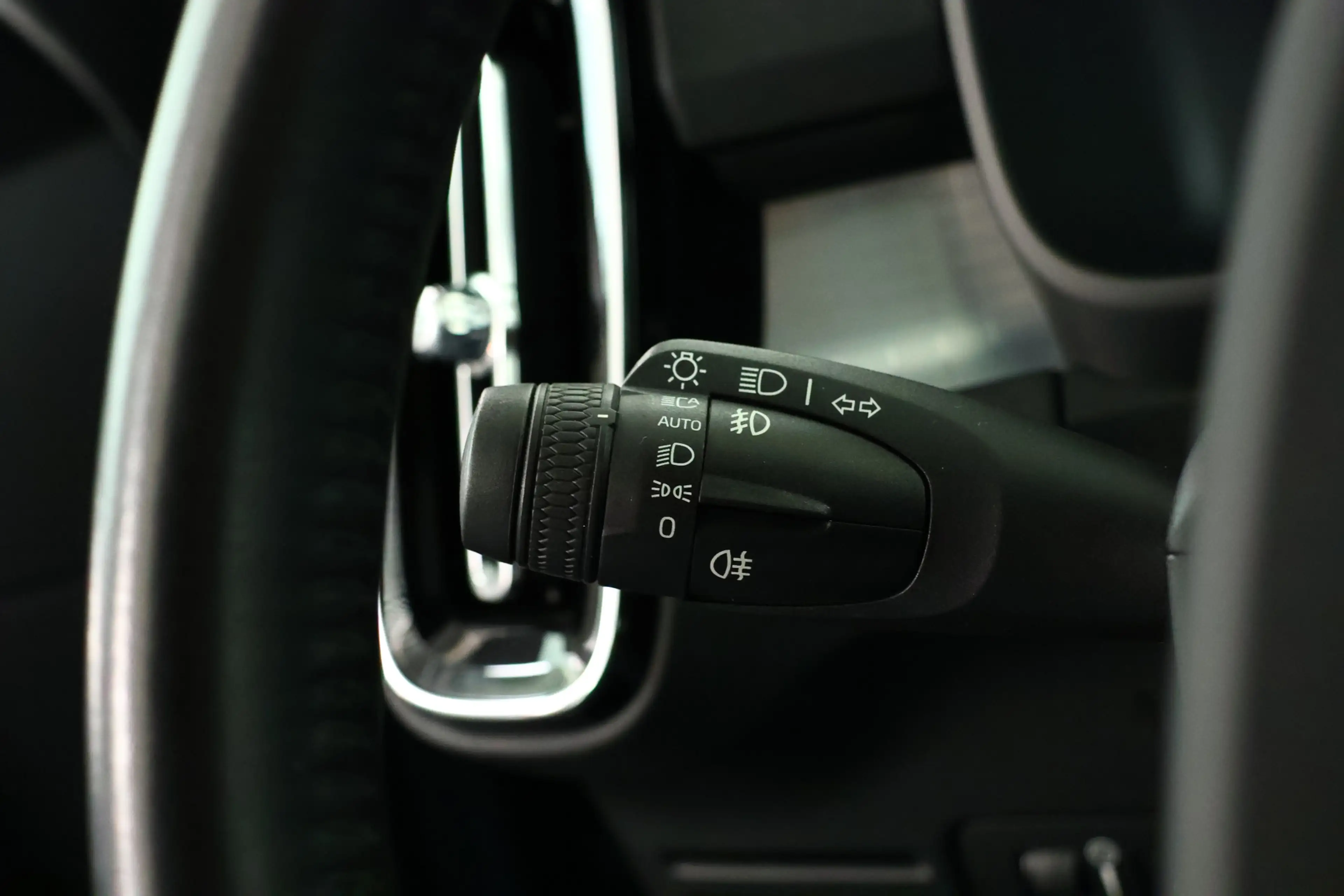 Volvo XC40 1.5 T5 Recharge R-Design / LED / Navi / CarPlay / — photo 29