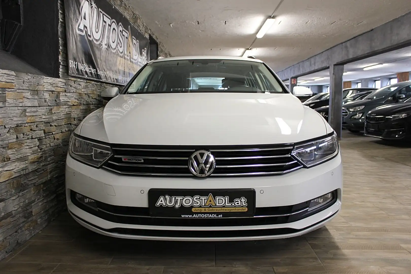 Volkswagen Passat Variant SCR Comfortline 2,0 TDI 4Motion/NAVI-SITZHZG-PD... Weiß - 2