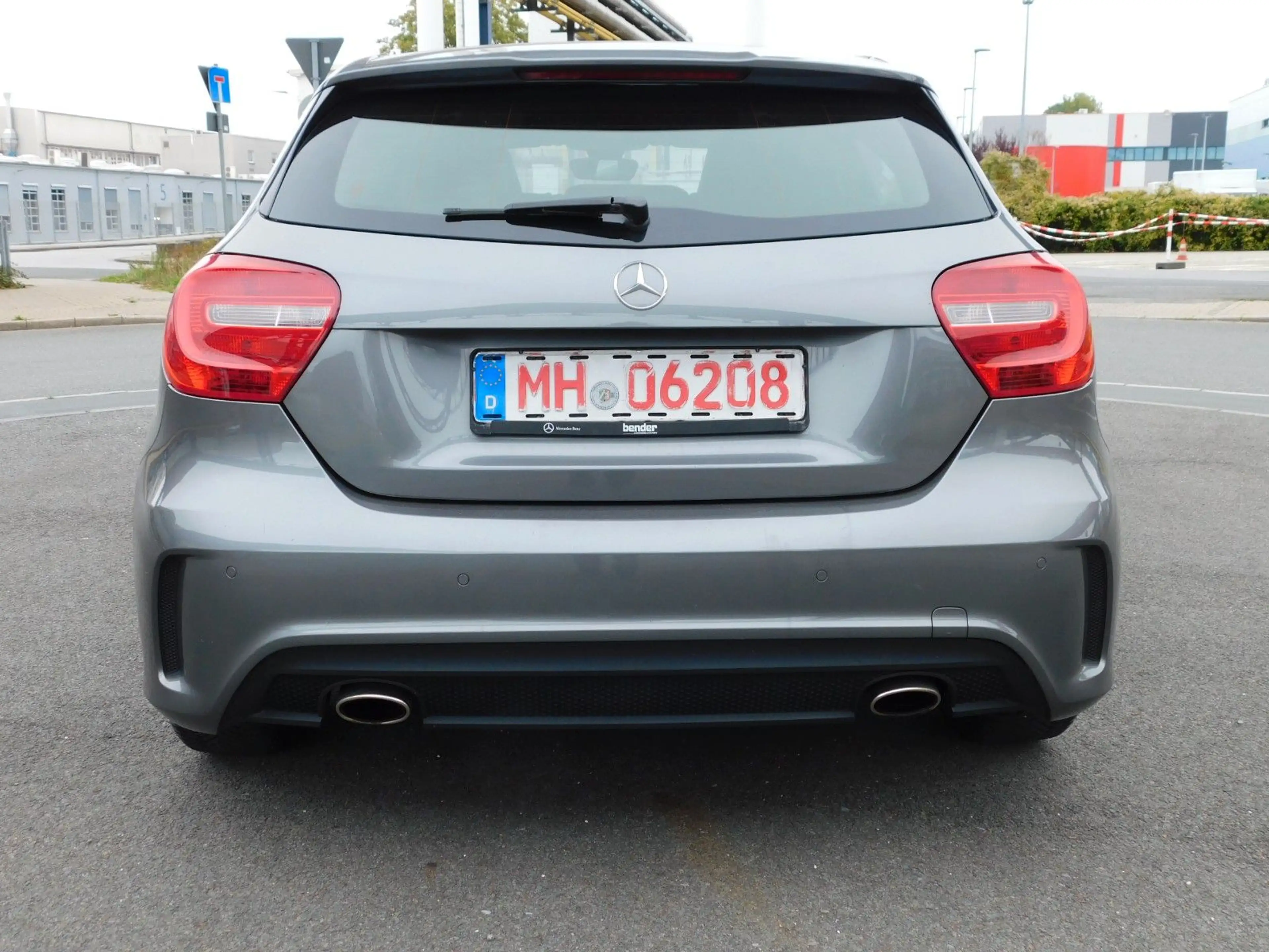 Mercedes-Benz A 200 AMG Line — photo 3