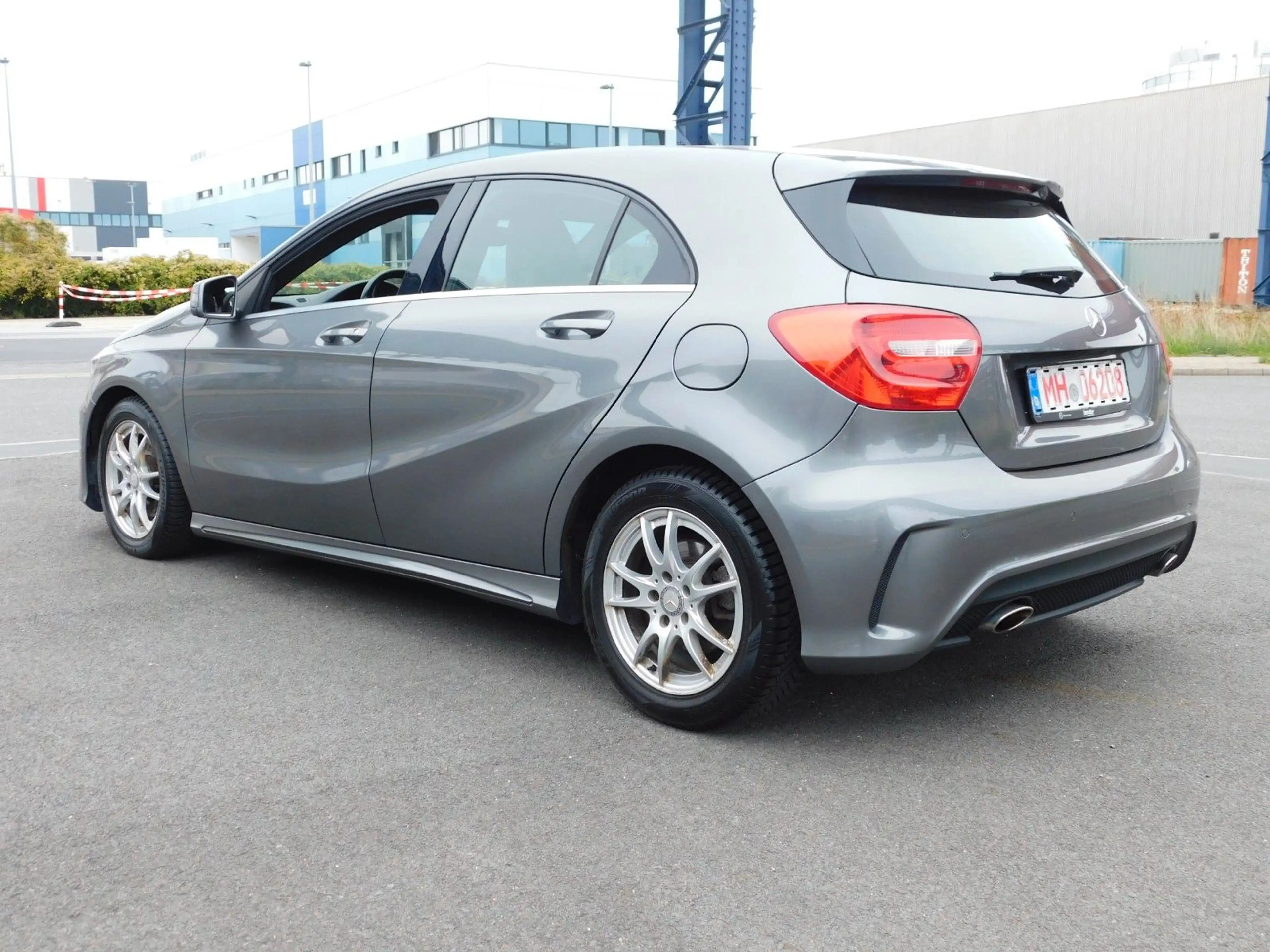 Mercedes-Benz A 200 AMG Line — photo 2