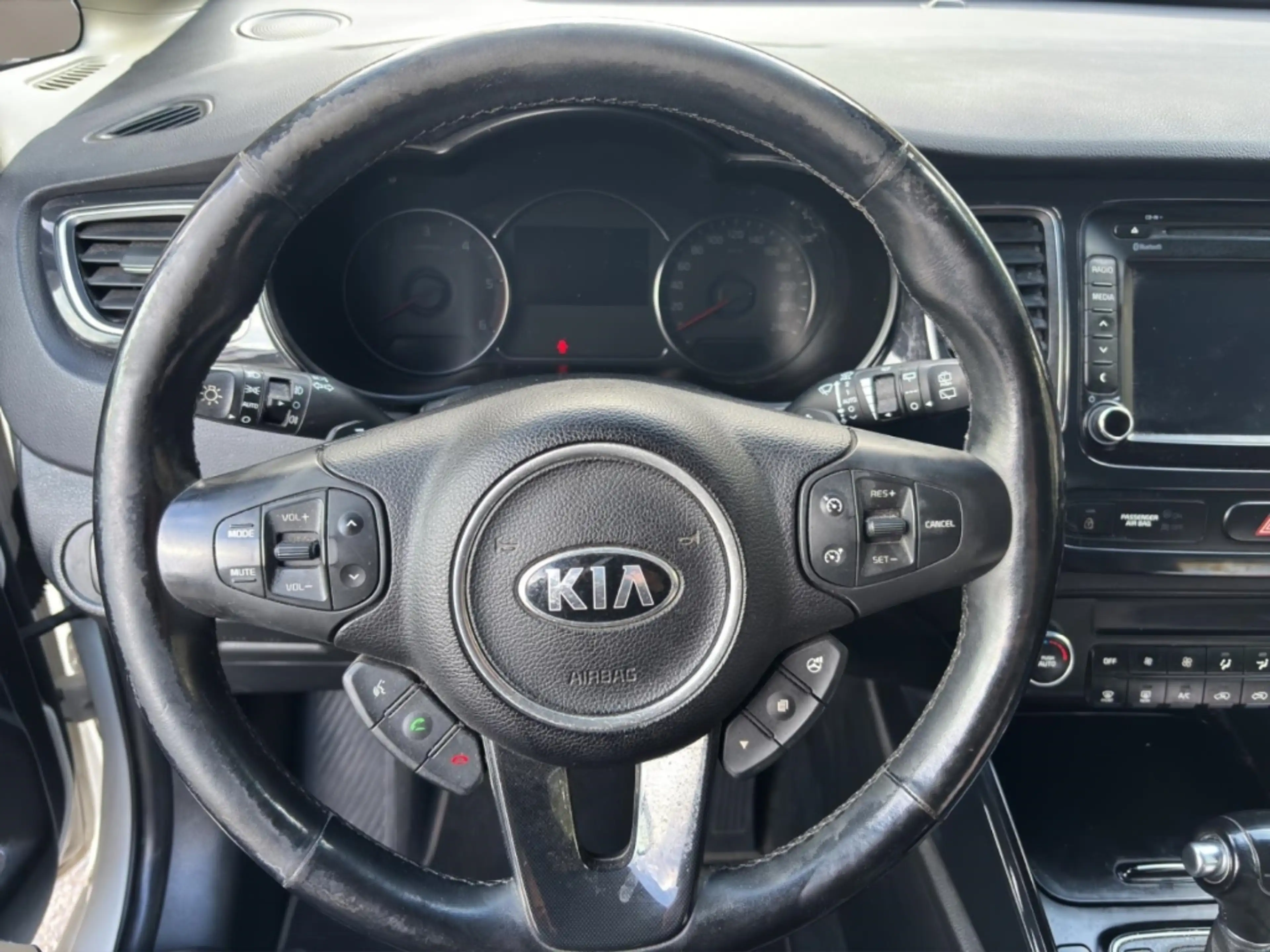 Kia Carens 7-Sitzer ,Xenon,R.Kamera,AHK,Tempomat,Sitzheizung, — photo 12