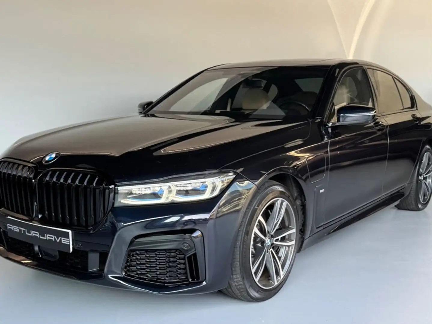 BMW 745 745Le xDrive Blu/Azzurro - 2