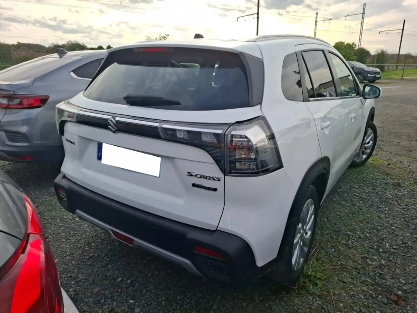 Suzuki SX4 S-Cross S CROSS 1.4 Boosterjet + Hybrid SHVS Privilège CAMERA CARPLAY Biały - 2