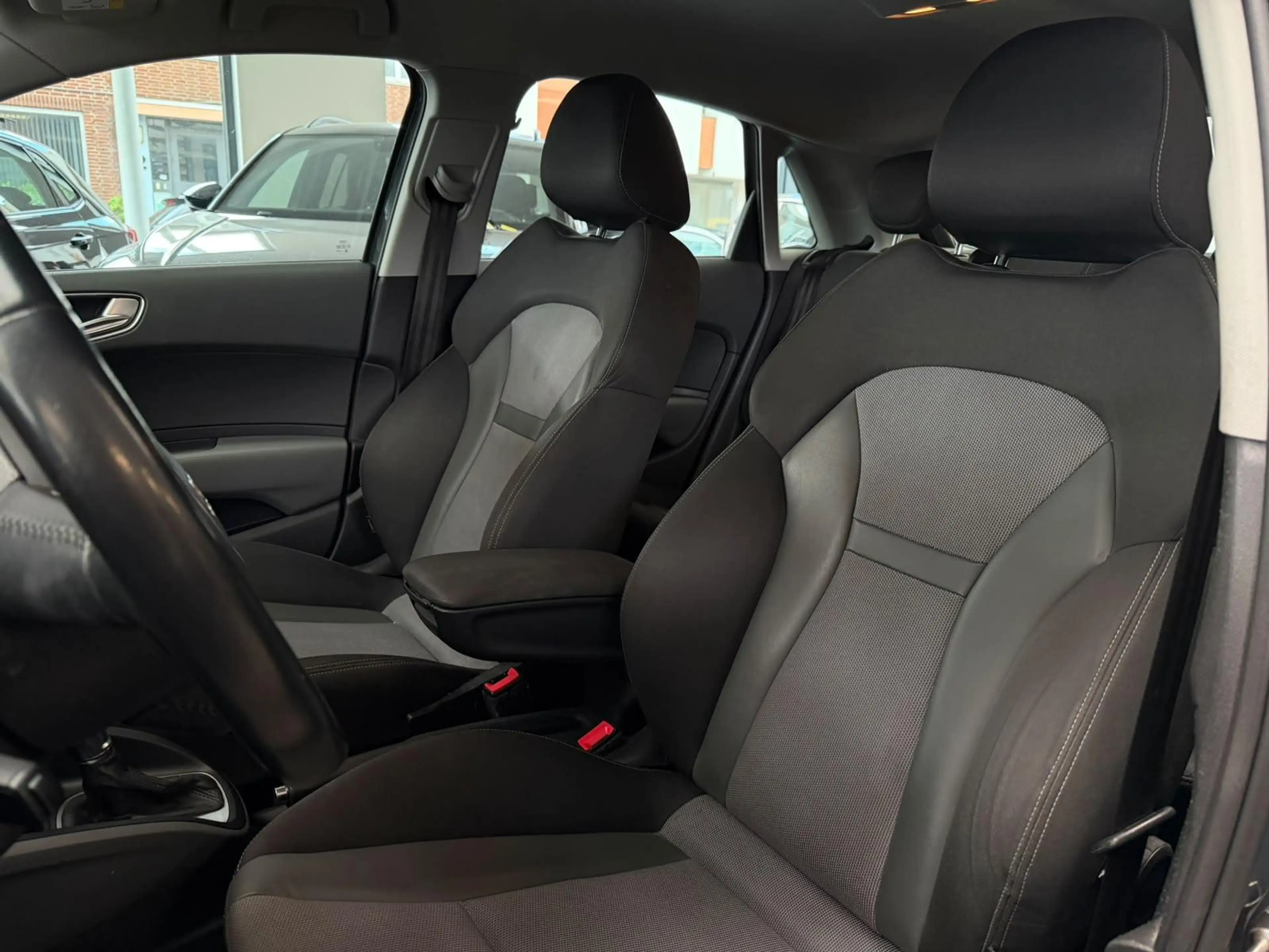 Audi A1 Sportback 1.0 TFSI Pro S-Line / Automaat / — photo 8
