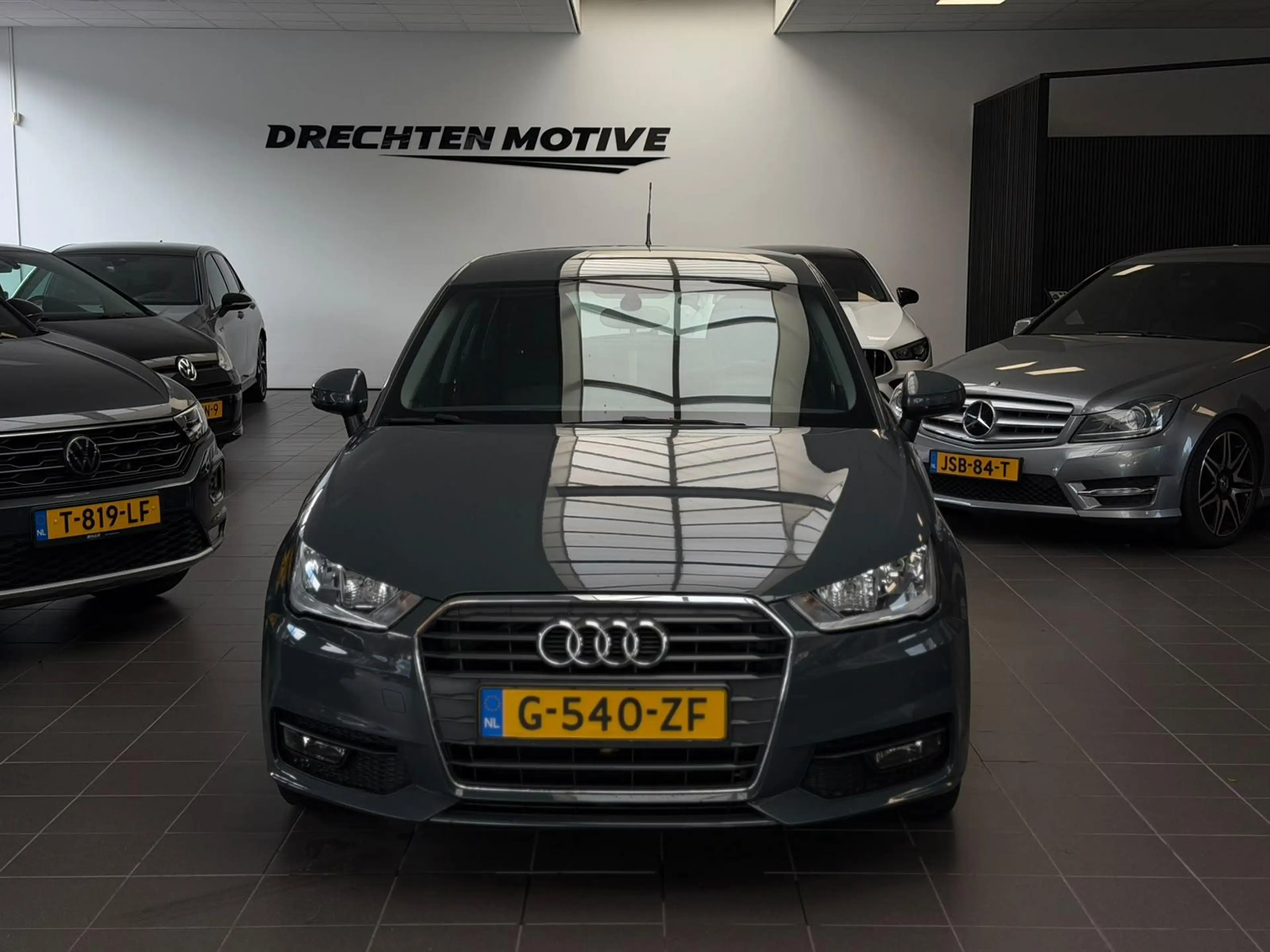 Audi A1 Sportback 1.0 TFSI Pro S-Line / Automaat / — photo 2