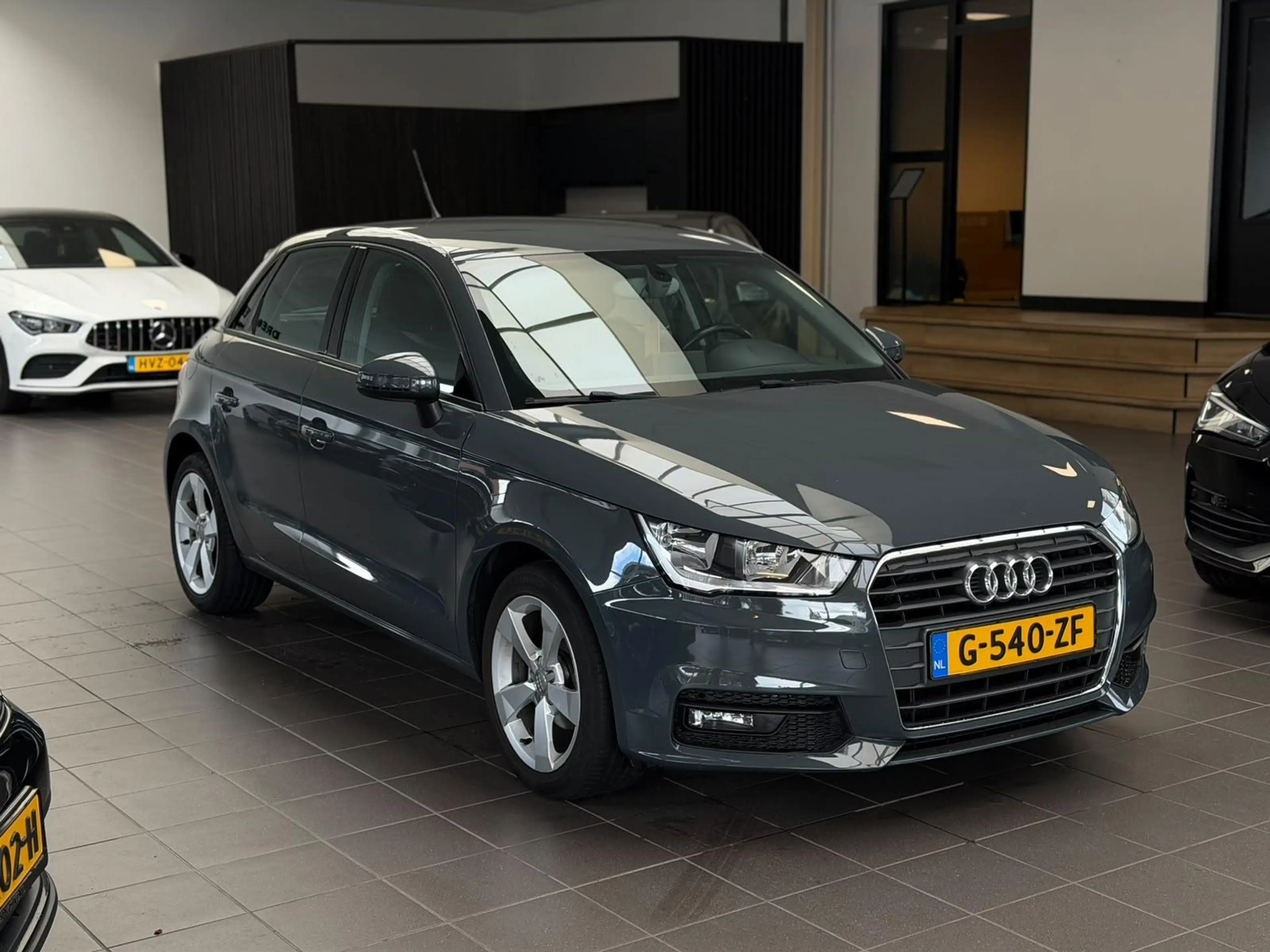 Audi A1 Sportback 1.0 TFSI Pro S-Line / Automaat / — photo 3