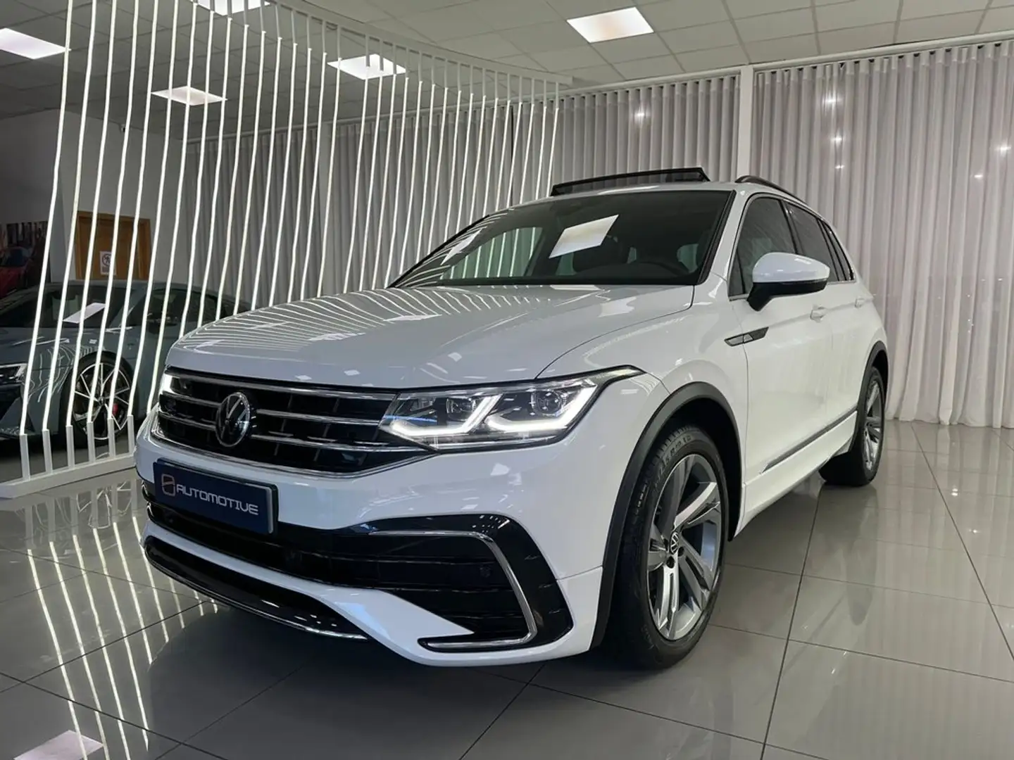 Volkswagen Tiguan 2.0TDI R-Line DSG 110kW Blanco - 1