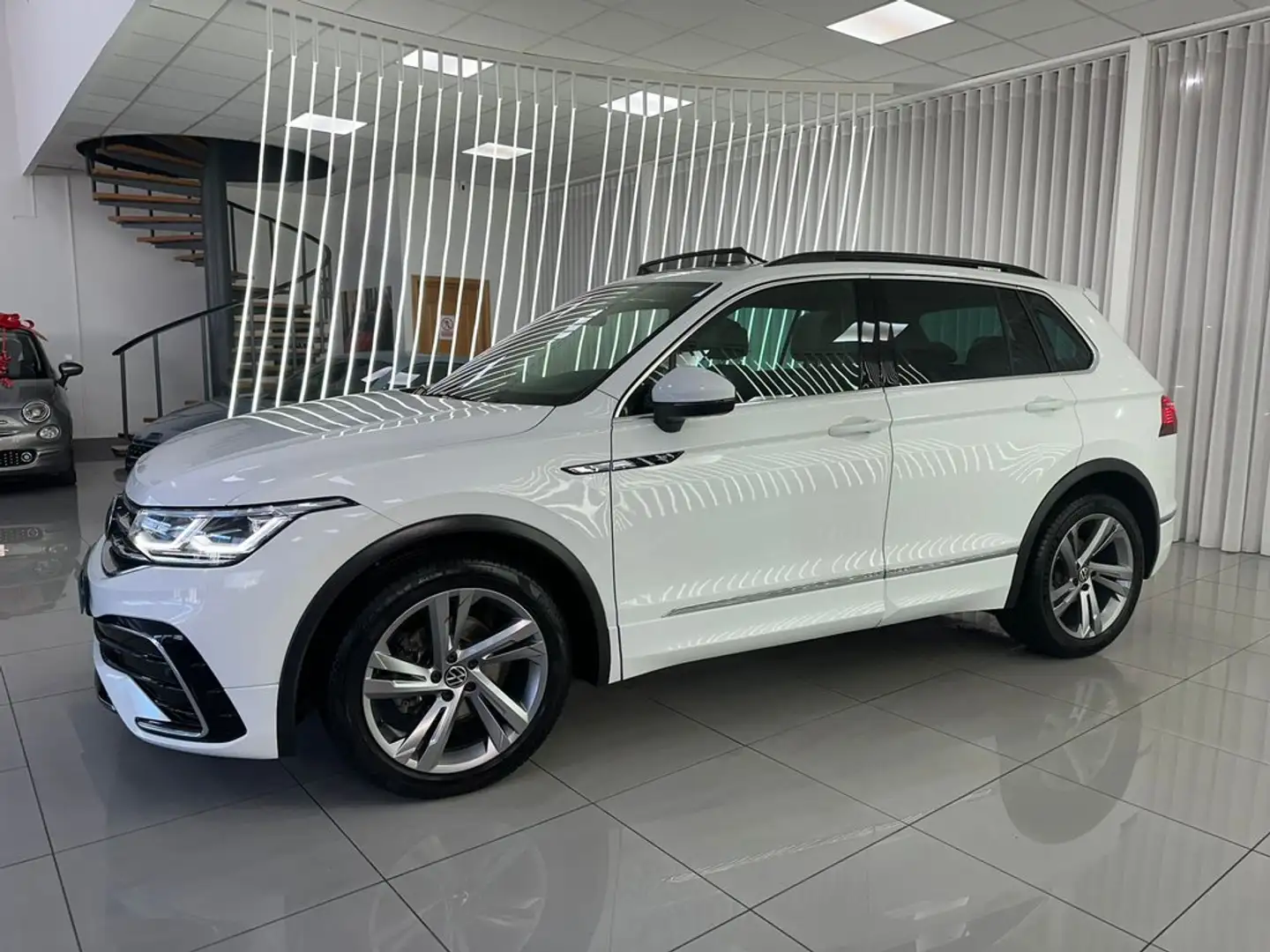 Volkswagen Tiguan 2.0TDI R-Line DSG 110kW Blanco - 2