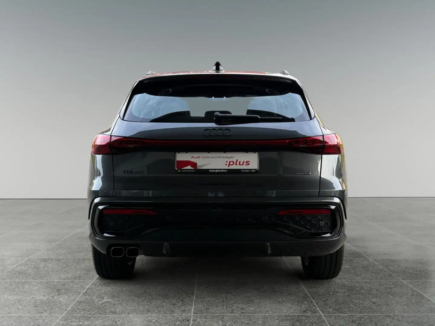 Audi Q5 TDI q. 2x S line Tech+ AHK Pano Bluetooth Navi Grau - 2