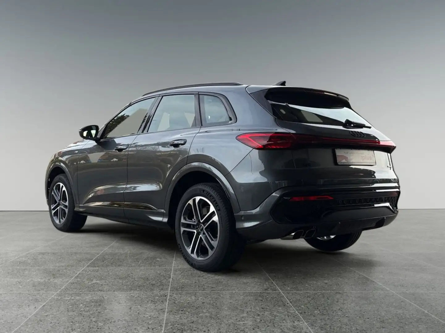 Audi Q5 TDI q. 2x S line Tech+ AHK Pano Bluetooth Navi Grau - 1