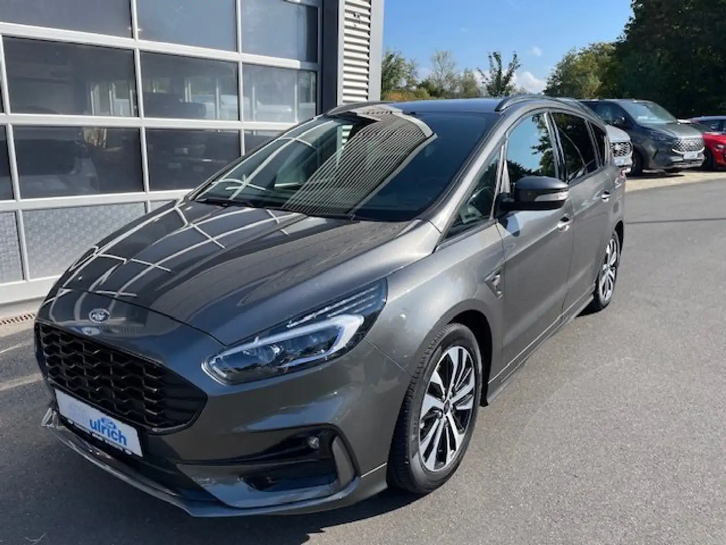 Ford S-Max Hybrid ST-Line Grau - 1