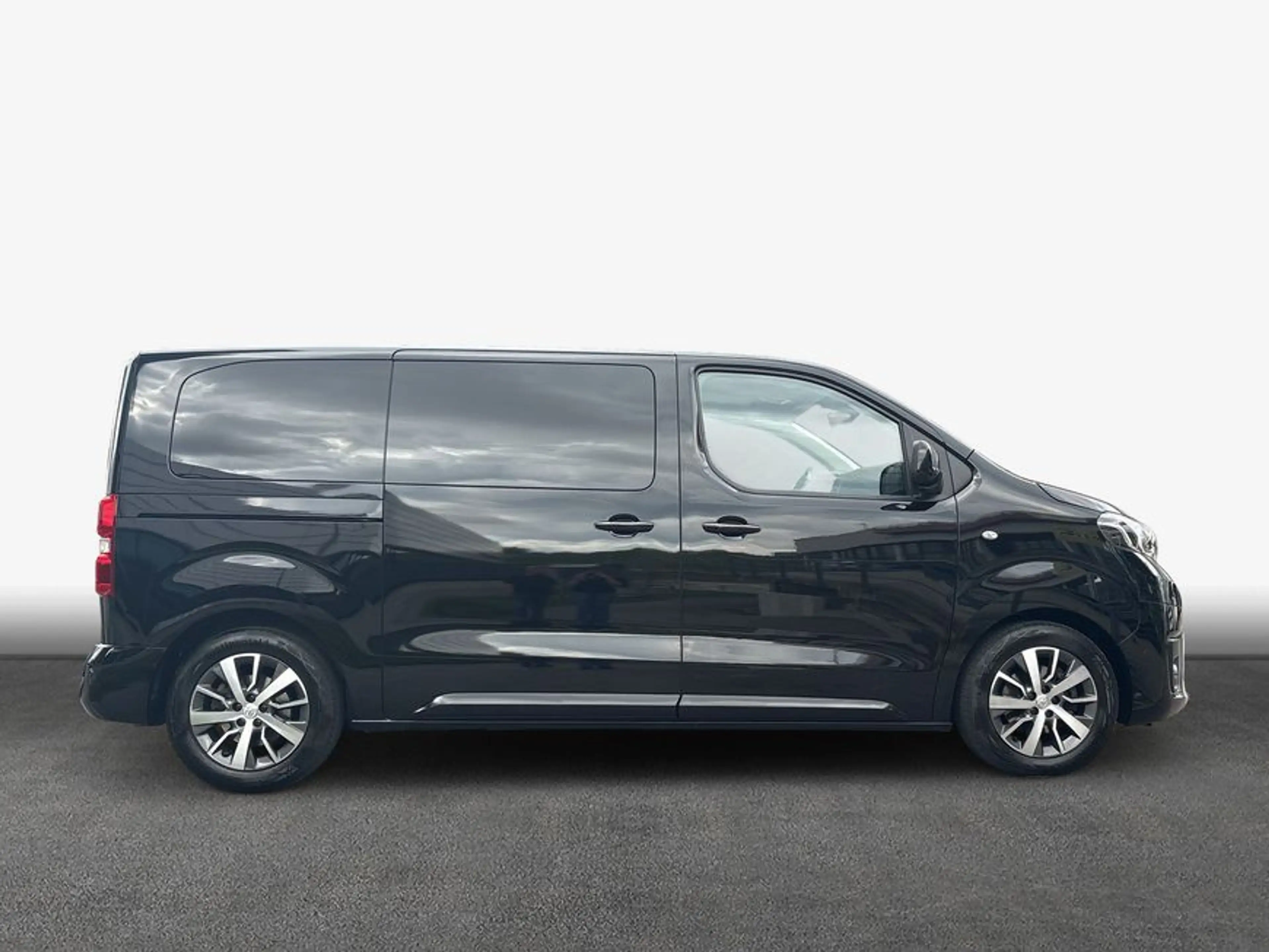 Toyota Proace 2,0-l-D-4D L1 (7-Si.) Autm. Verso Executive — photo 4