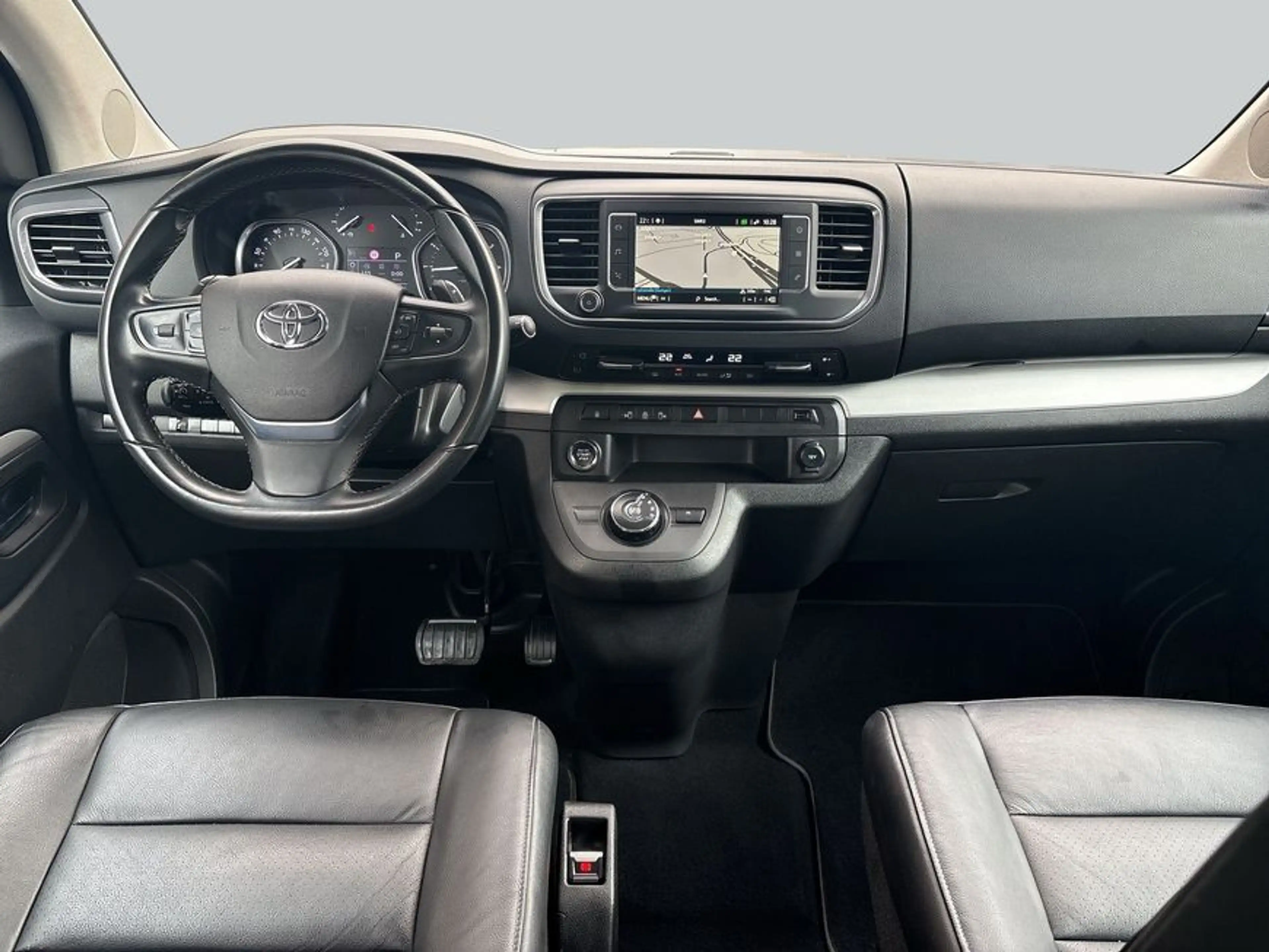 Toyota Proace 2,0-l-D-4D L1 (7-Si.) Autm. Verso Executive — photo 13