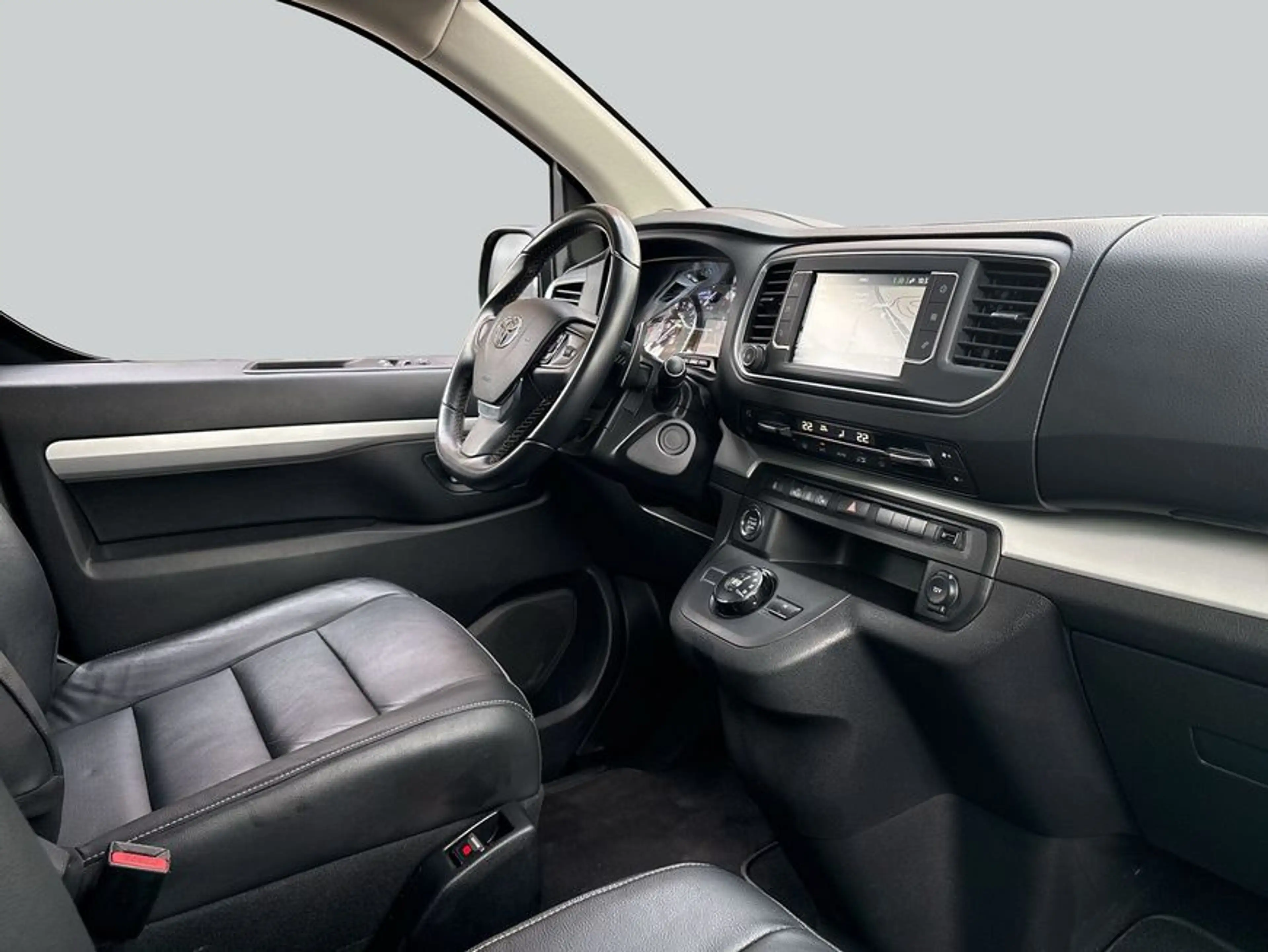 Toyota Proace 2,0-l-D-4D L1 (7-Si.) Autm. Verso Executive — photo 15