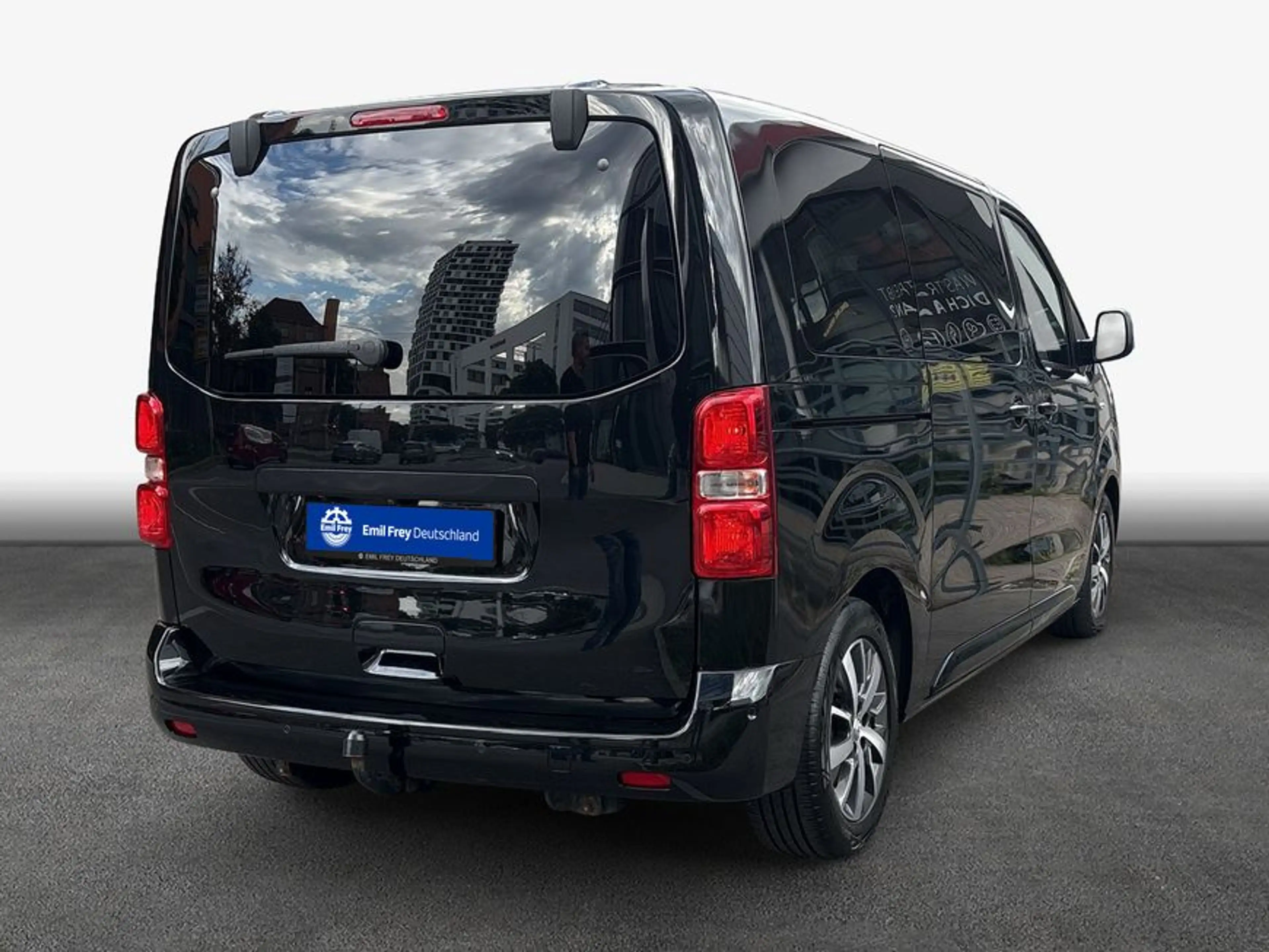 Toyota Proace 2,0-l-D-4D L1 (7-Si.) Autm. Verso Executive — photo 2