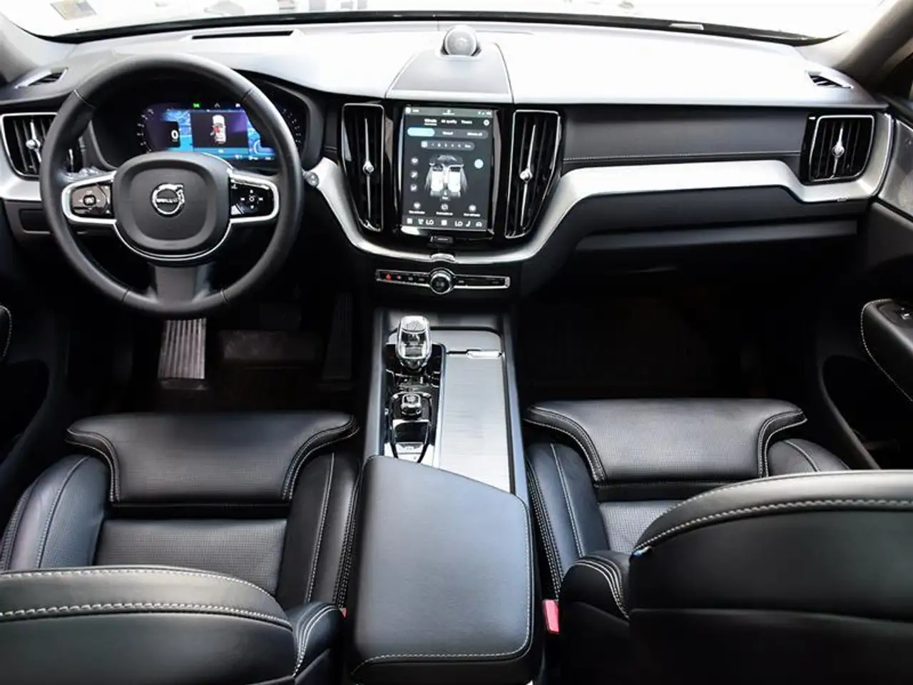 Volvo XC60 снимка Volvo XC60
