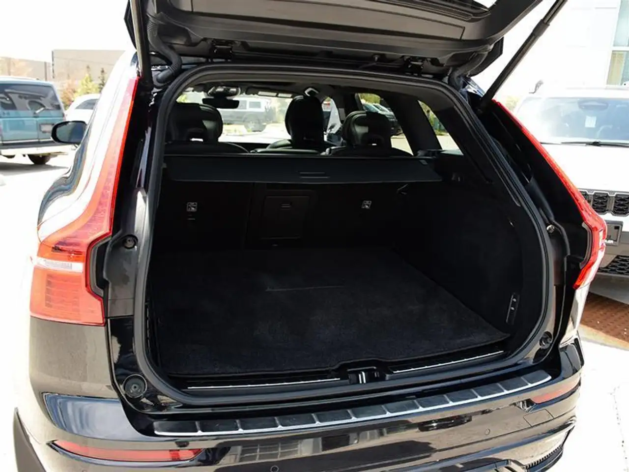 Volvo XC60 снимка Volvo XC60