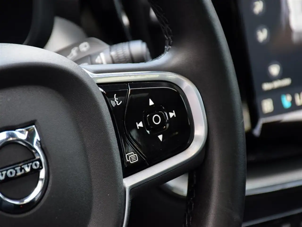 Volvo XC60 снимка Volvo XC60