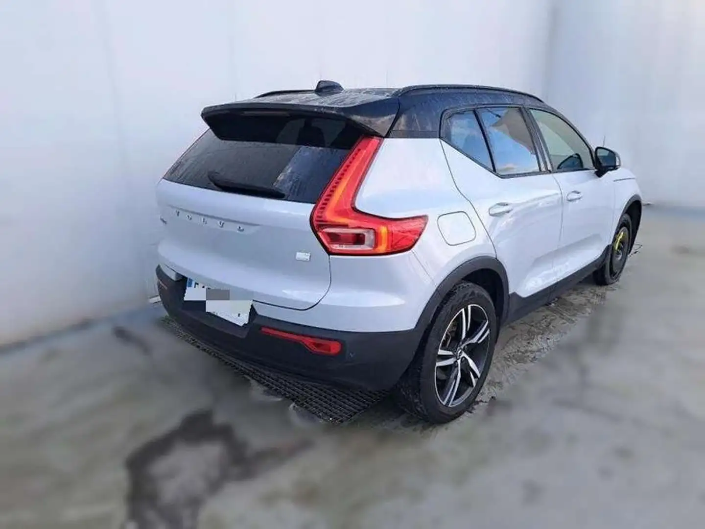 Volvo XC40 T4 Recharge R-Design Aut. Gris - 2