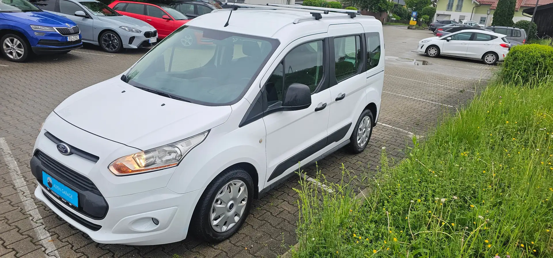 Ford Tourneo Connect 1.6*TDCi*Trend*5-Sitze*Klima*AHK*1.Hand*Scheckheft Blanco - 1