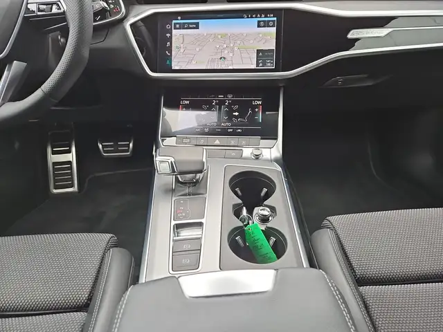 Audi A6 view 10