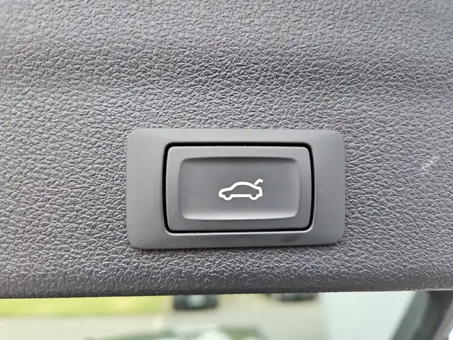Audi A6 view 15