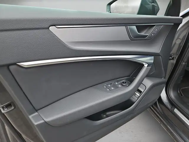 Audi A6 view 7