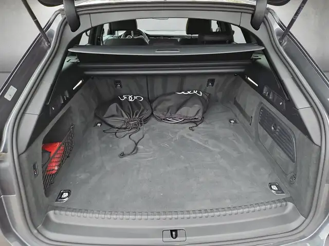 Audi A6 view 6
