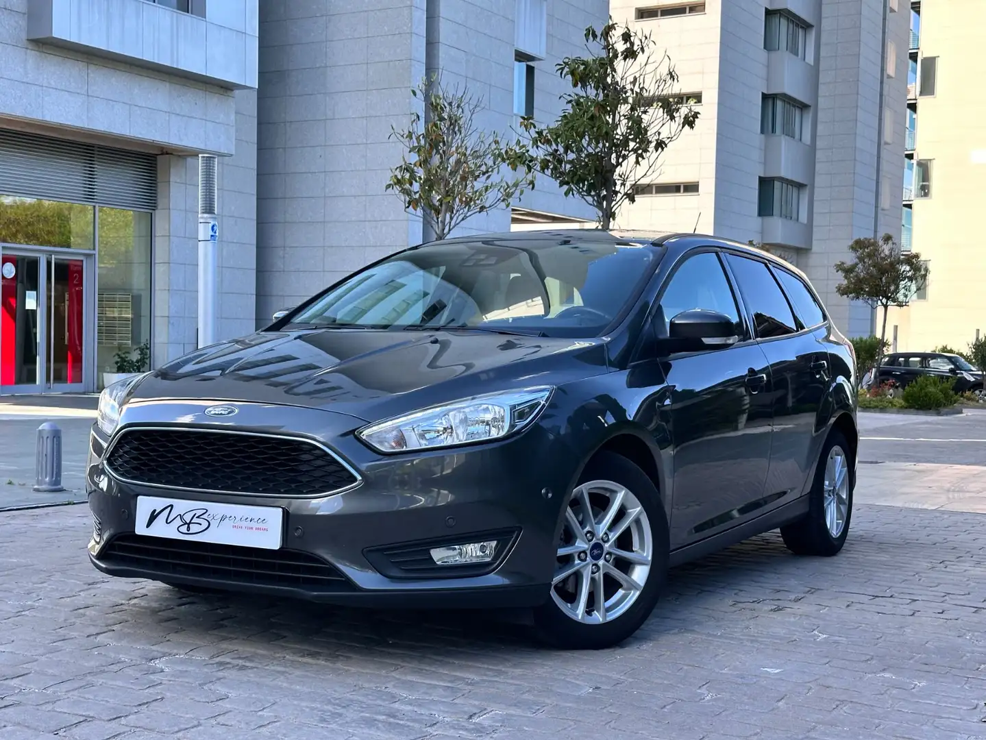 Ford Focus Sportbreak 1.0 Ecoboost Trend+ 125 Gris - 1