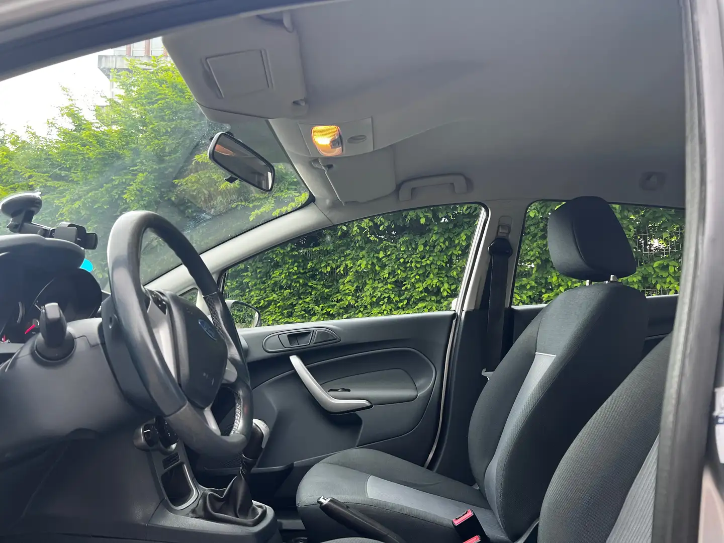 Ford Fiesta Fiesta 1.4 TDCi 70 FAP Titanium + Gris - 1