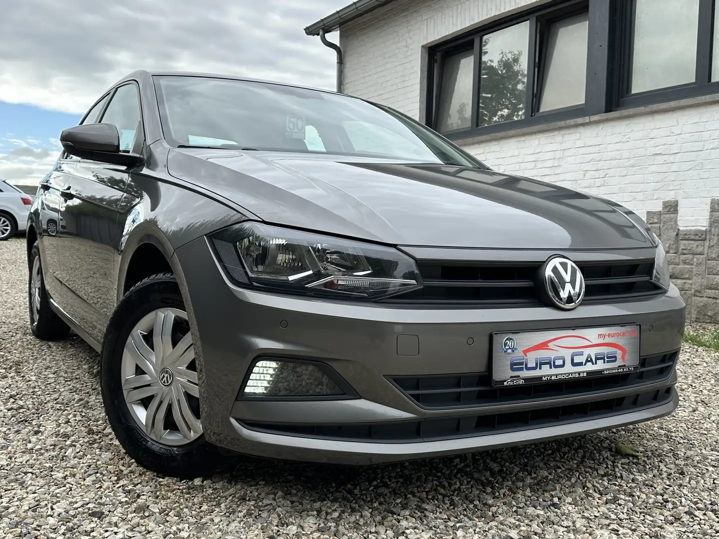 Volkswagen Polo 1.0i Trendline LED/CARPLAY/LIMITEUR/SENSOR/CLIM Grau - 2