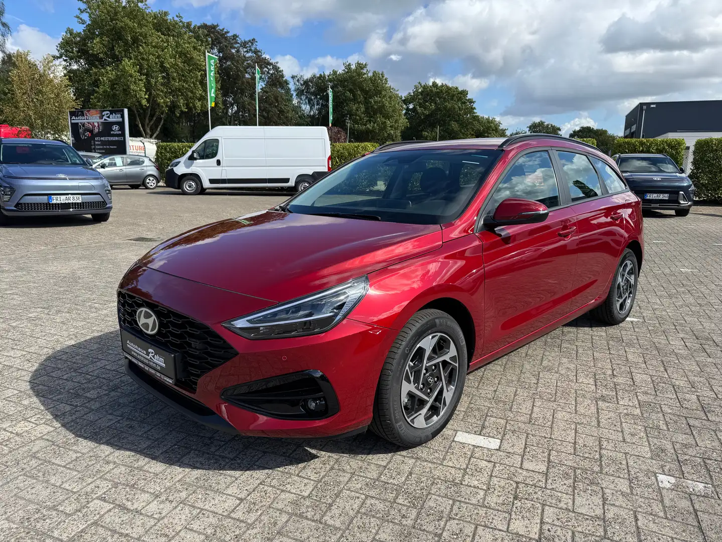 Hyundai i30 i30 Kombi Go 1,5 DPI Rot - 1