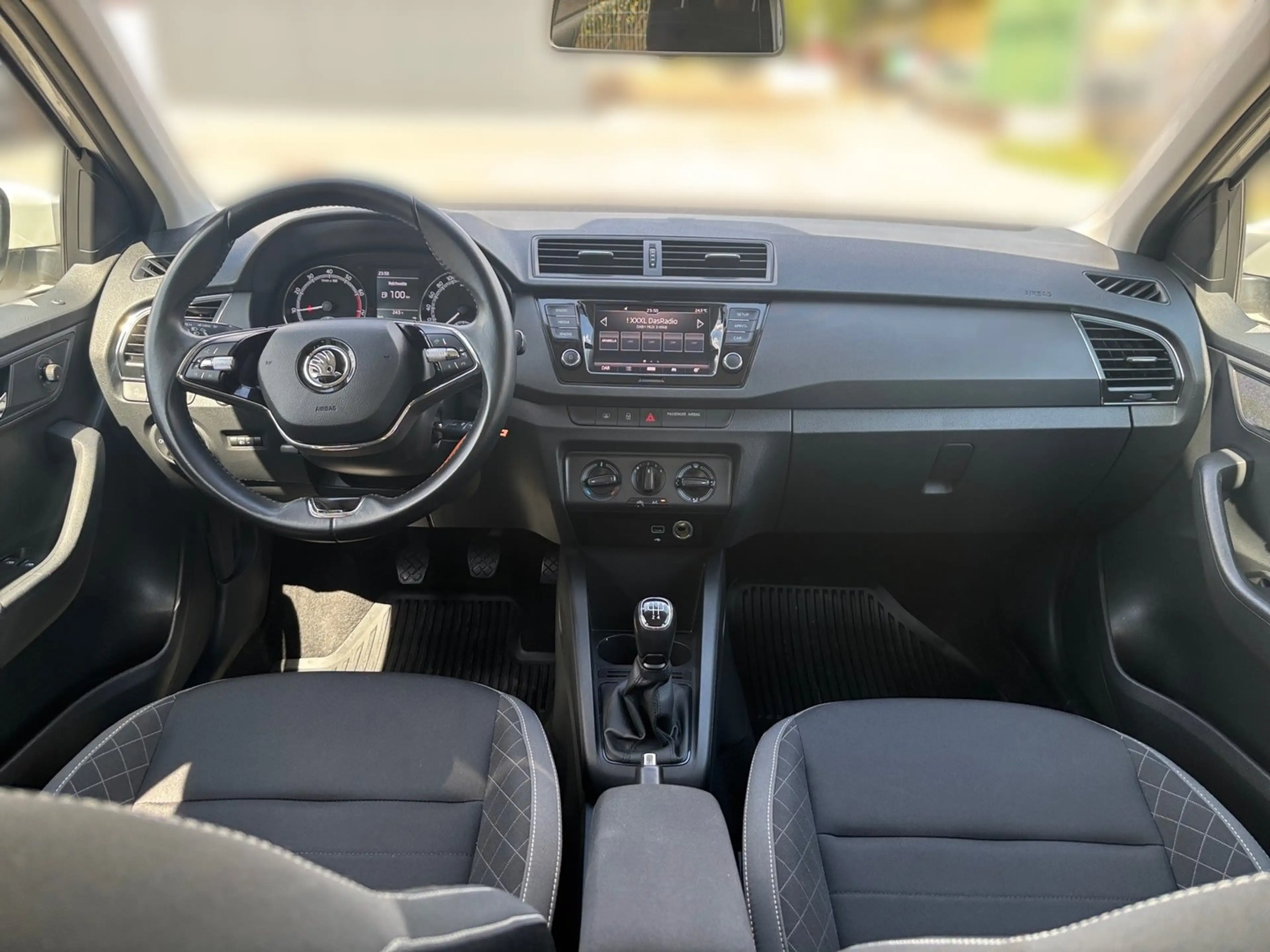 Skoda Fabia Ambition — photo 15