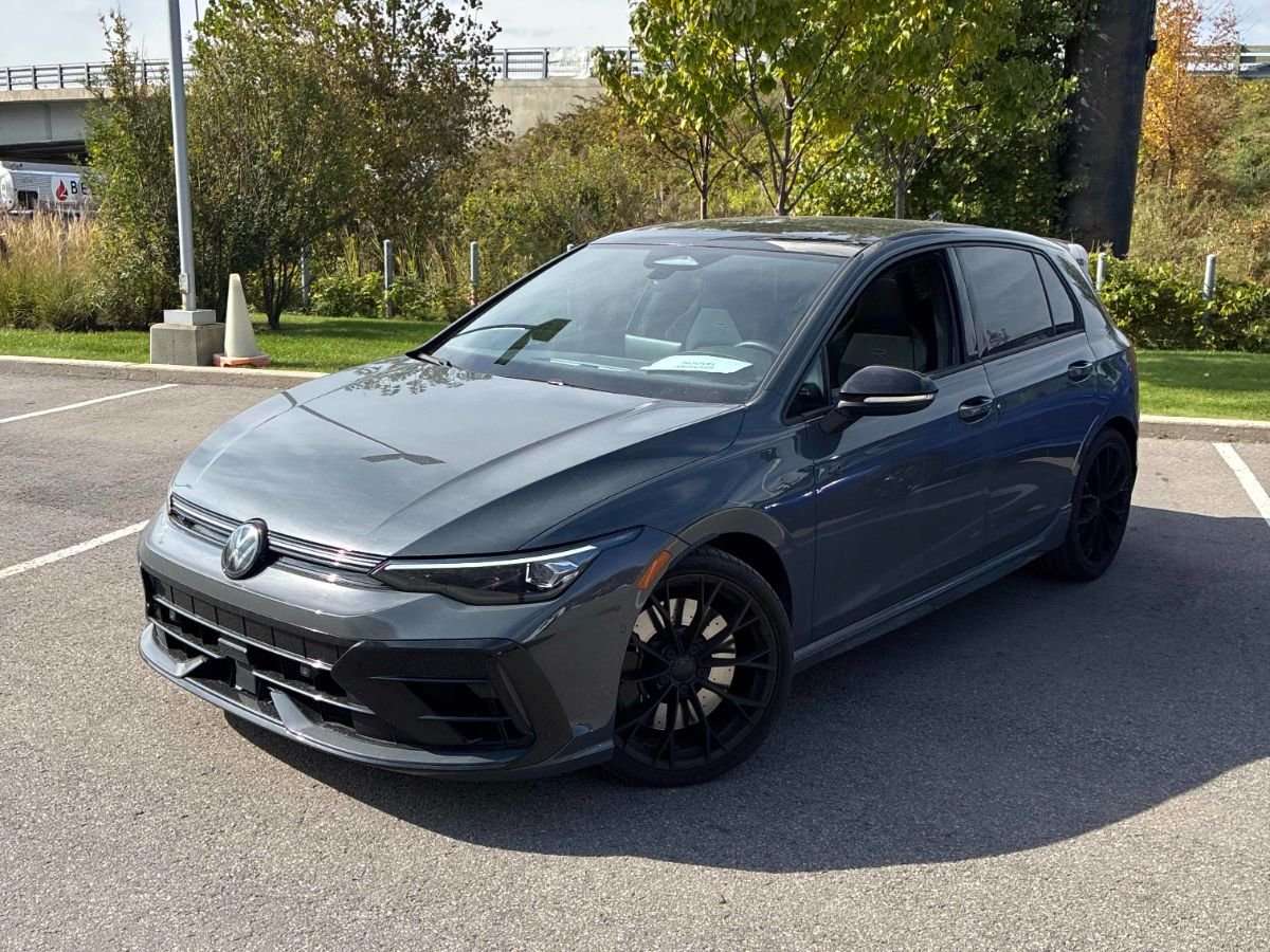 2026 Volkswagen Golf BLACK EDITION+CUIR+AKKRAPOVIC BLACK EDITION+CUIR+AKKRAPOVIC / LED+TOIT PANO+AWD+BAS KM