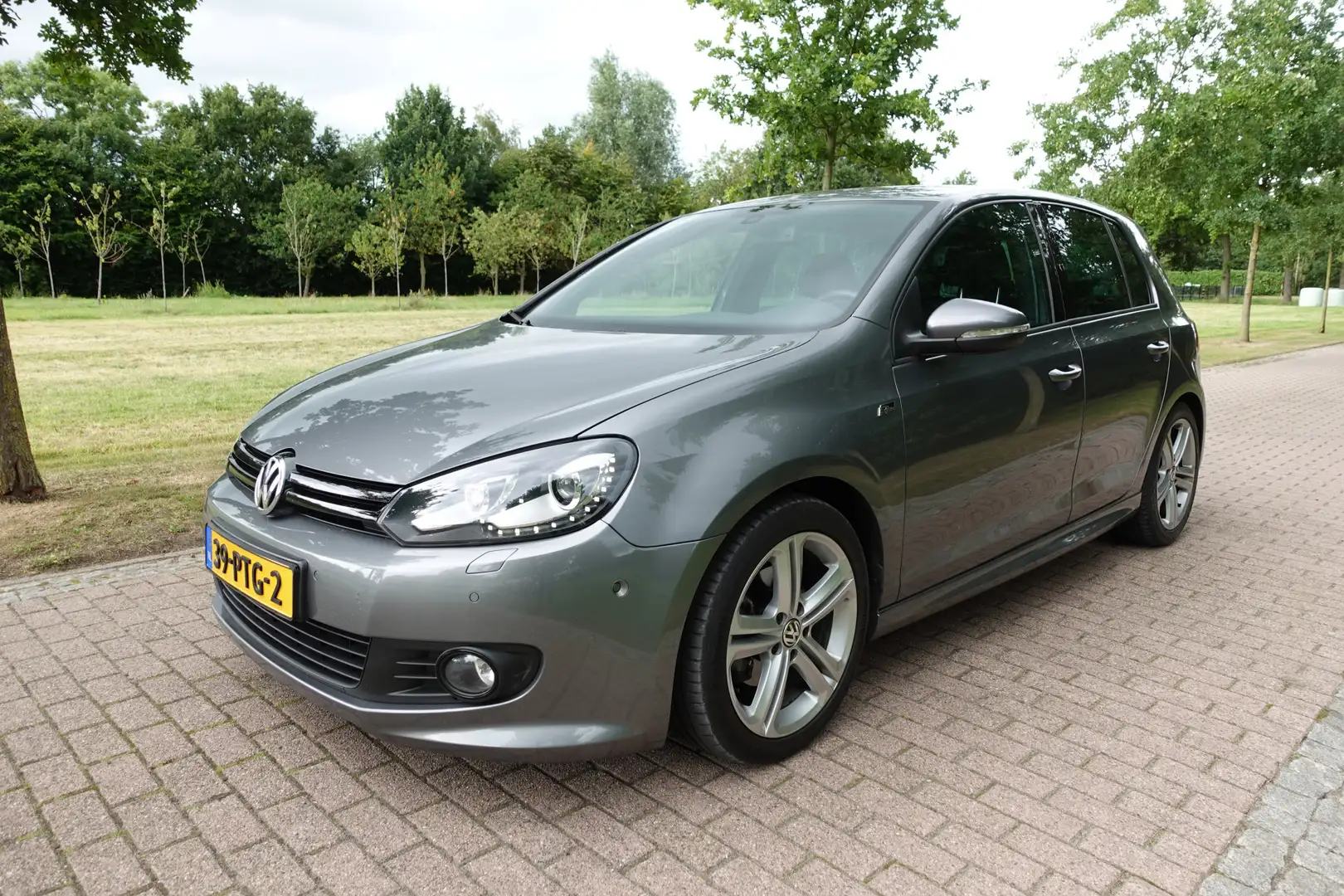 Volkswagen Golf 1.4 TSI Highline Led, Gris - 1