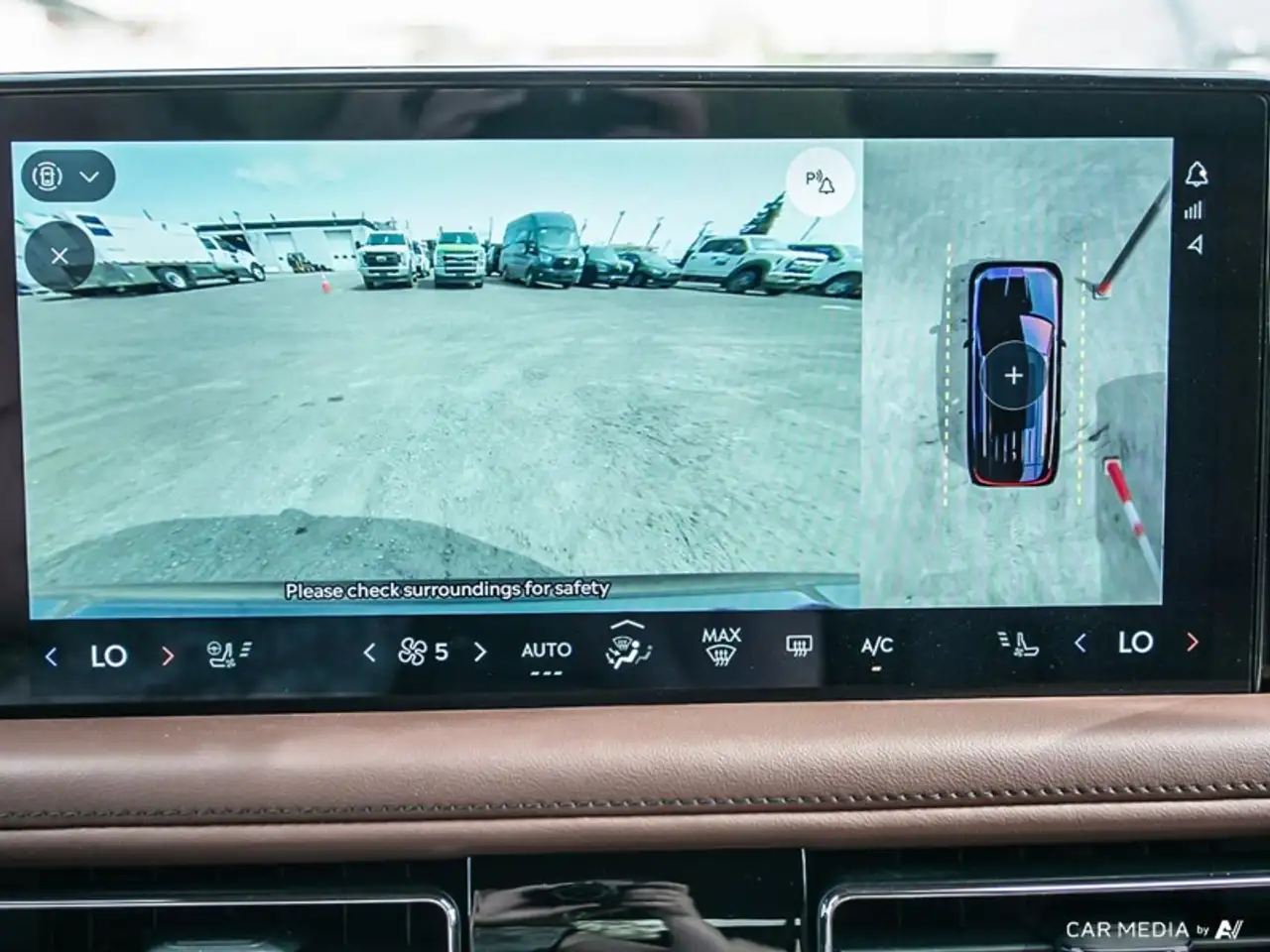 Lincoln Aviator снимка Lincoln Aviator