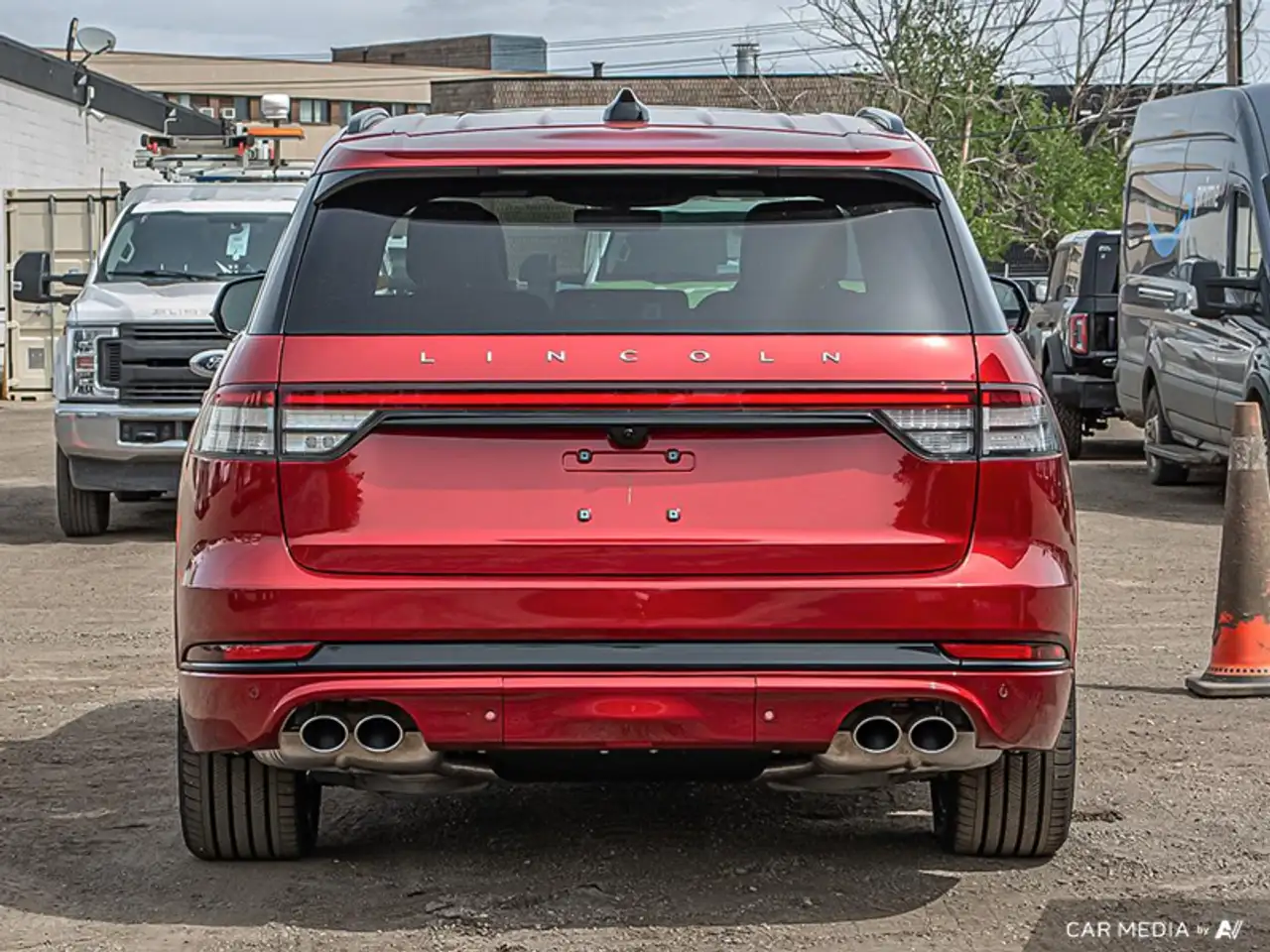 Lincoln Aviator снимка Lincoln Aviator
