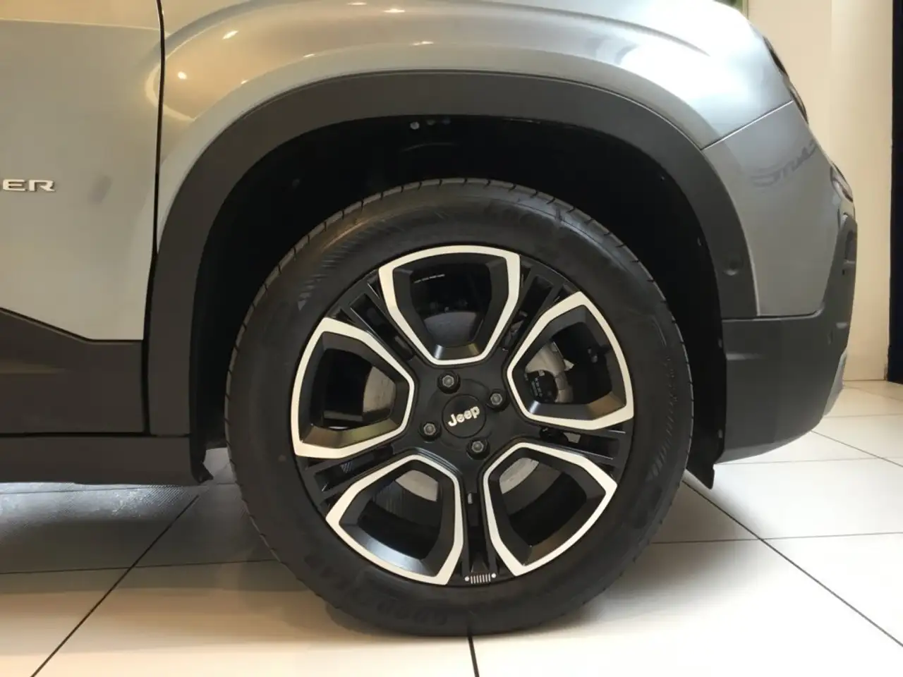 Jeep Avenger full-electric Summit fwd 156cv auto MY25 KM0, миниатюра 9