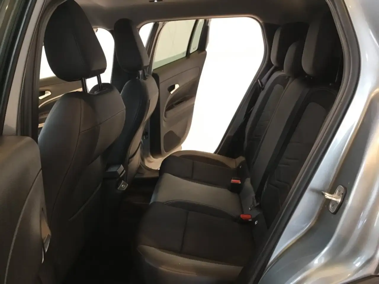Jeep Avenger full-electric Summit fwd 156cv auto MY25 KM0, миниатюра 13