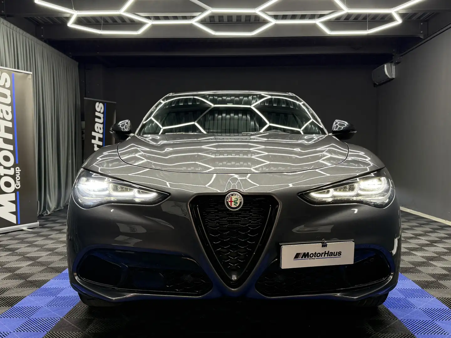 Alfa Romeo Stelvio Stelvio 2.2 t Sprint rwd 160cv auto Grau - 2