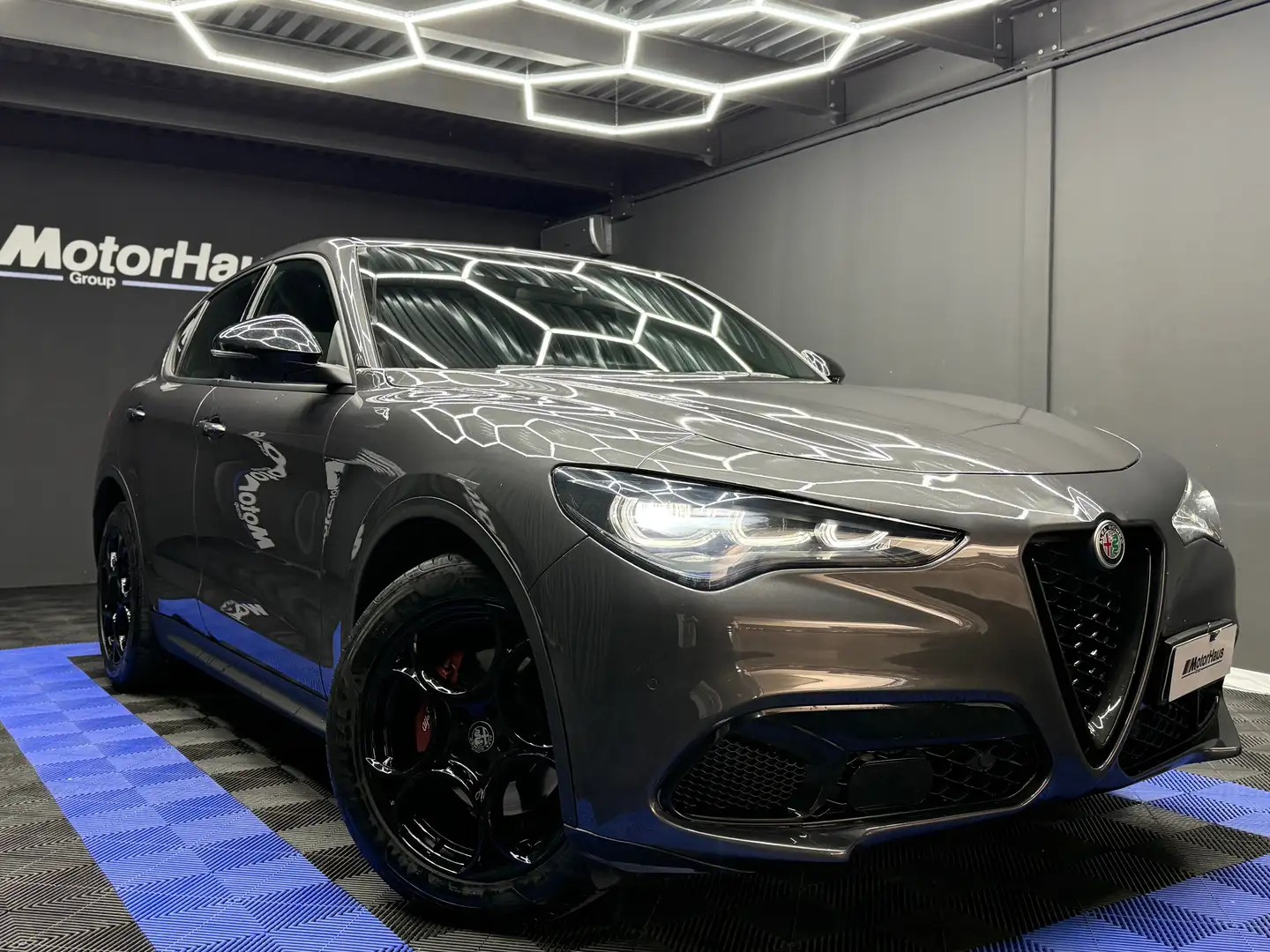 Alfa Romeo Stelvio Stelvio 2.2 t Sprint rwd 160cv auto Grau - 1