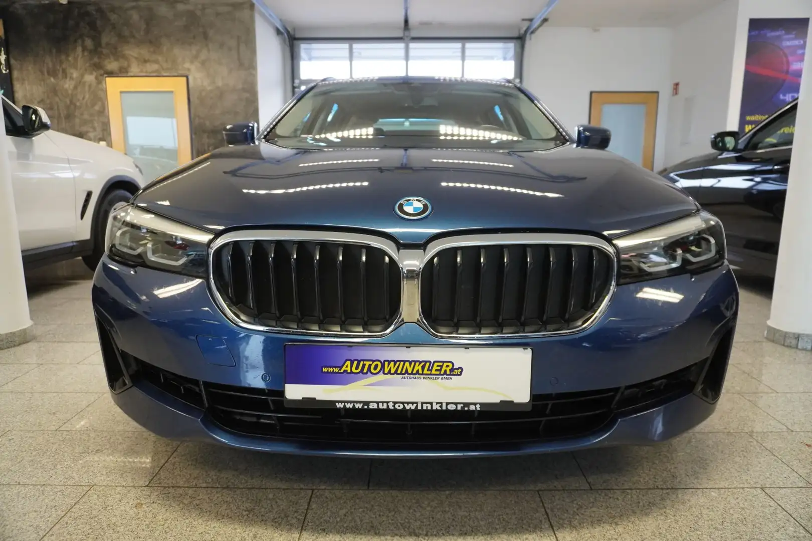 BMW 530 e Touring Aut. LED/Nav. Prof. Blau - 2