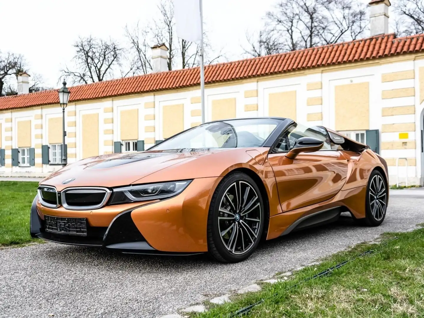 BMW i8 Roadster - 1