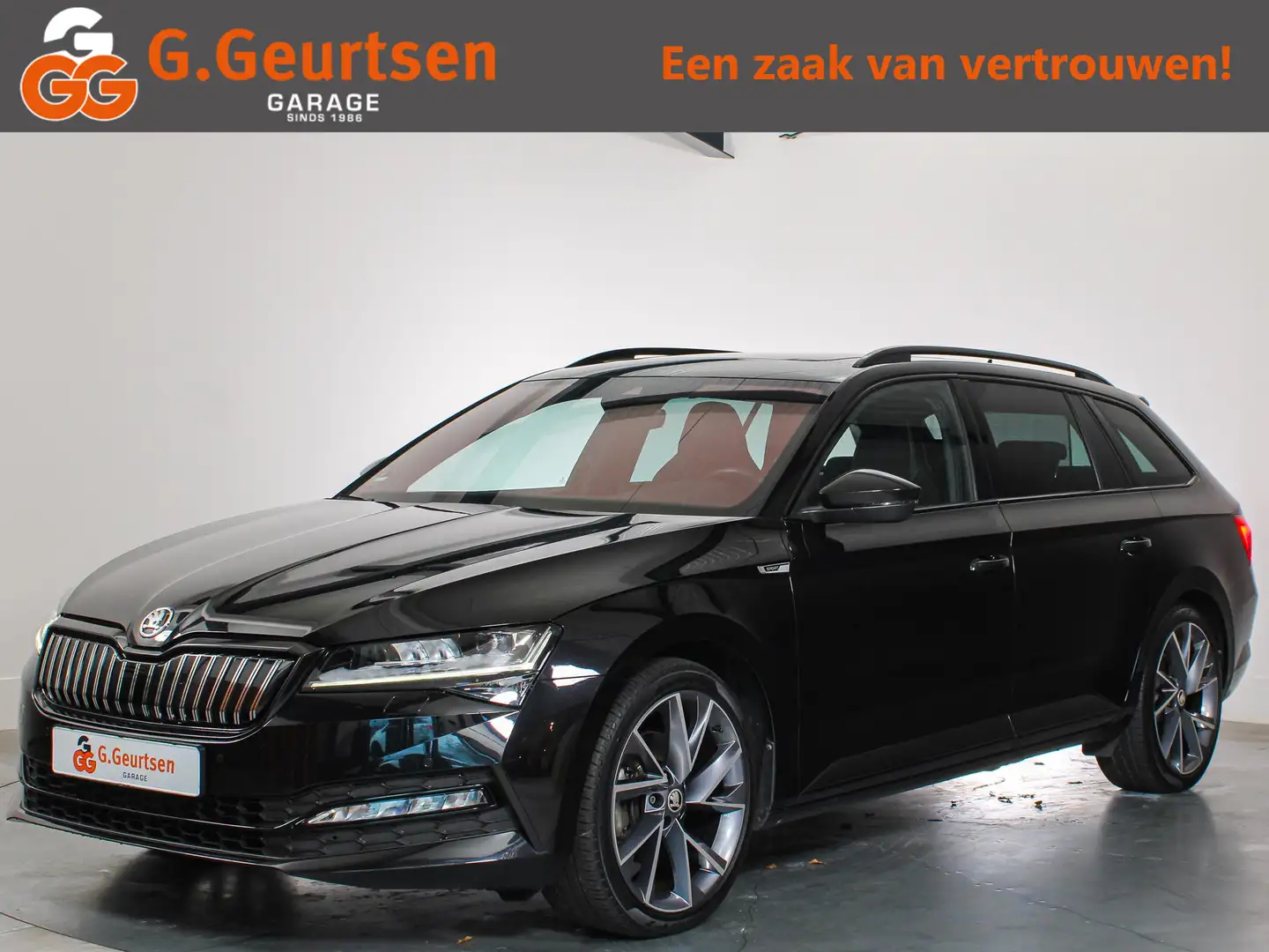 Skoda Superb Combi 1.4 TSI iV Sportline Black Edition Panoramad Zwart - 1