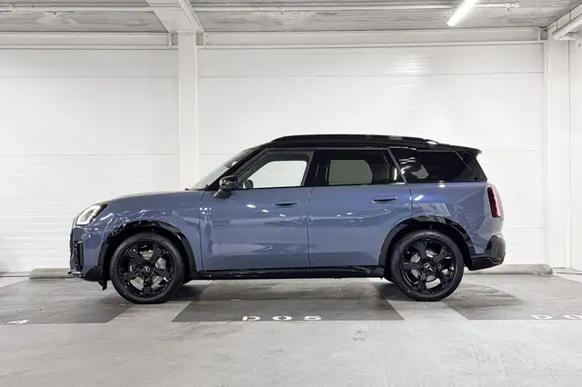 MINI Countryman view 2