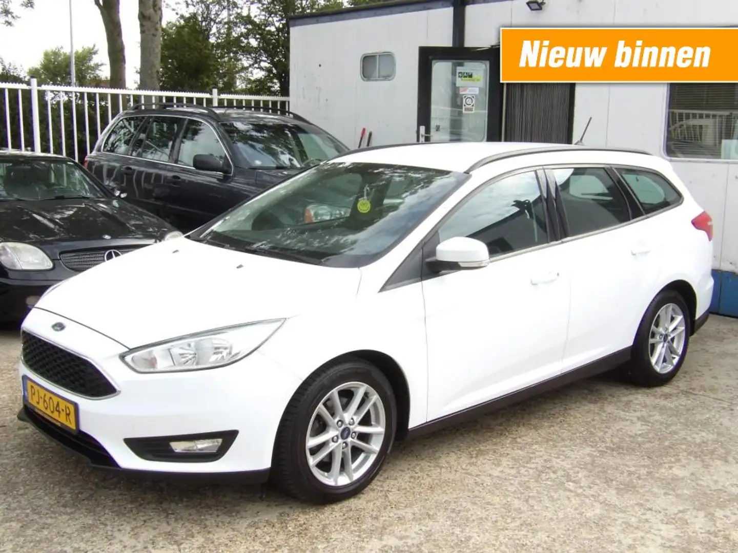 Ford Focus WAGON 1.5 TDCI Trend Lease Edition Airco Navi Euro Wit - 1